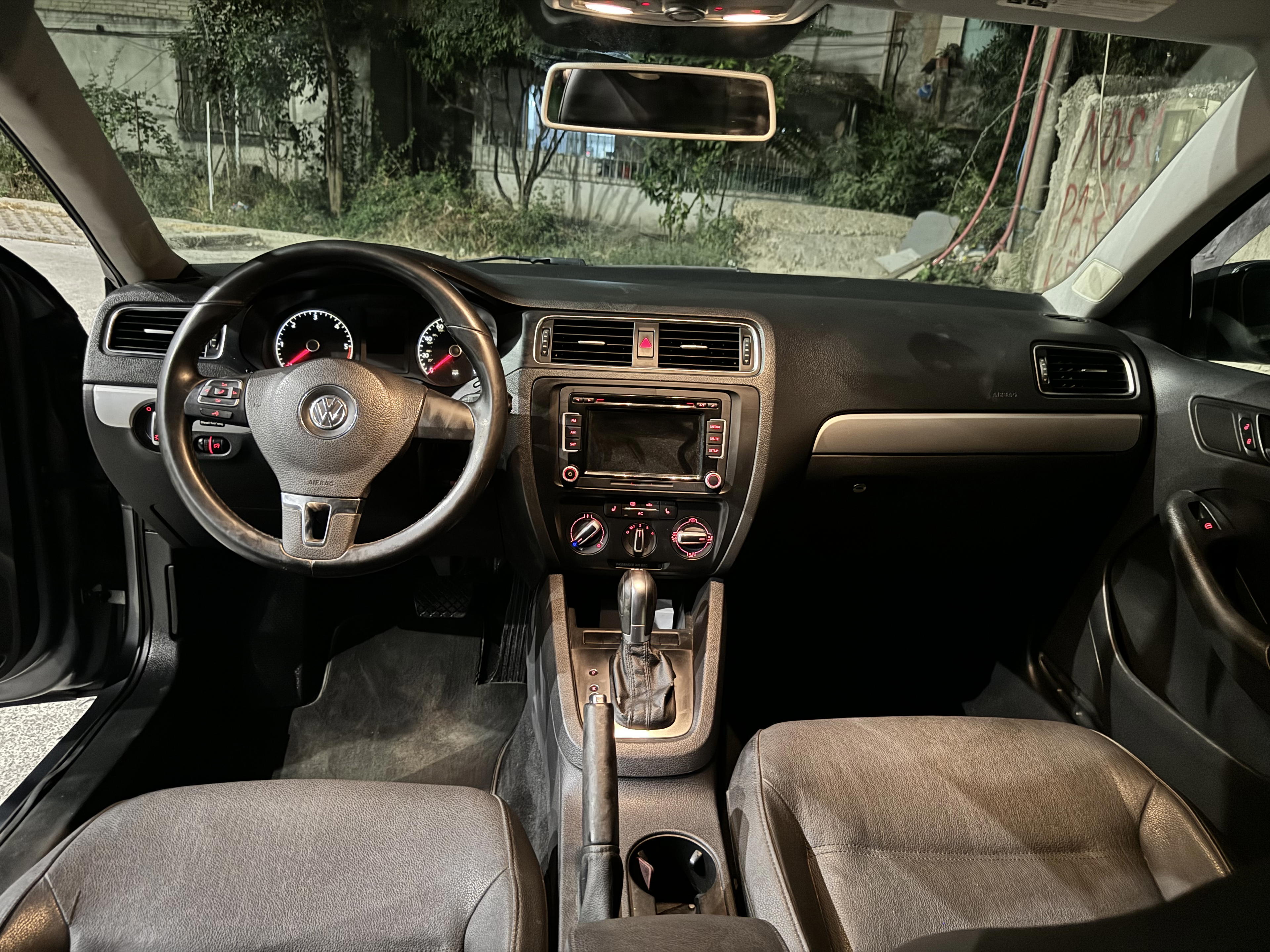 Volkswagen Jetta - photo 4