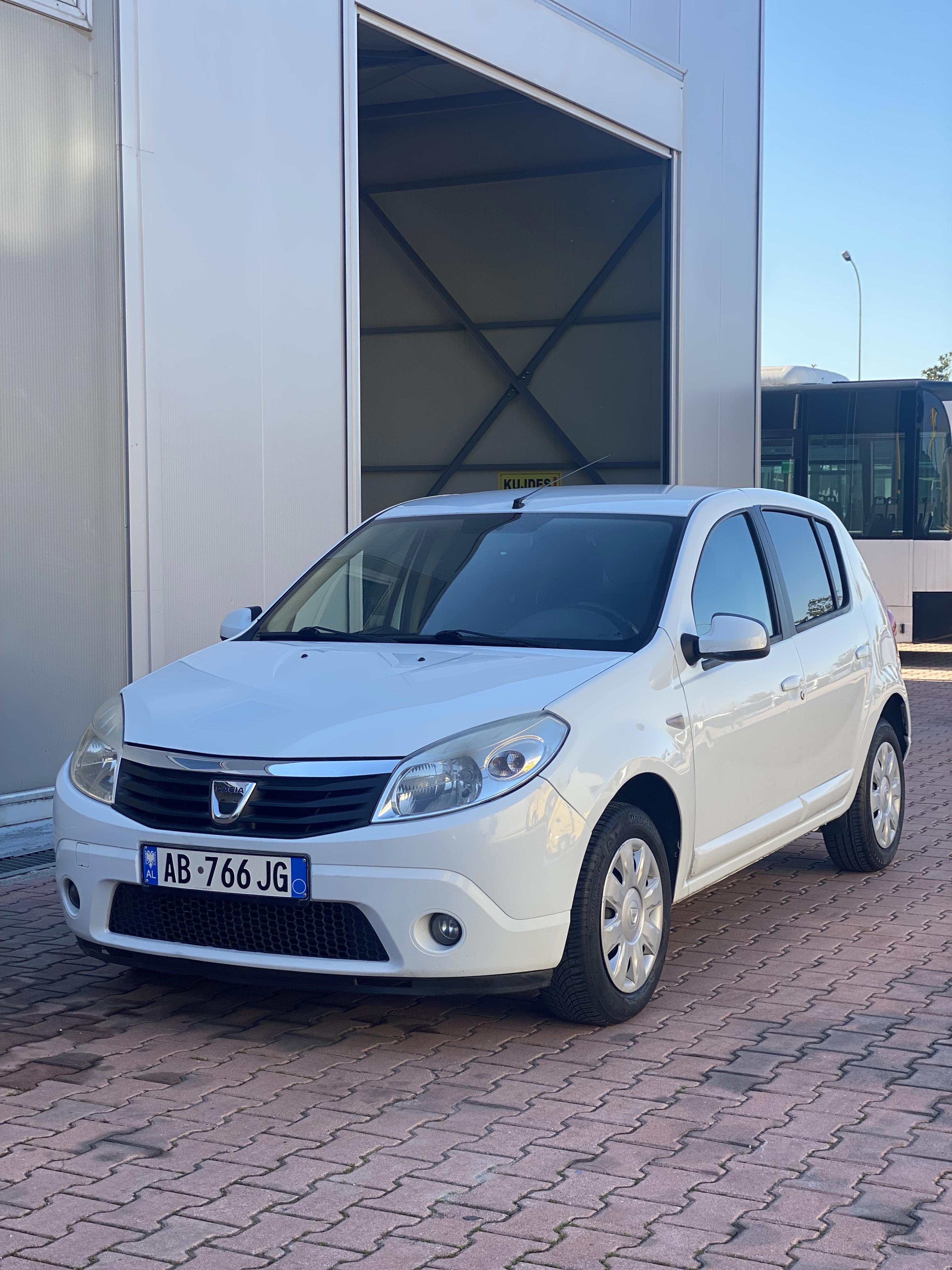 Dacia Sandero - main photo