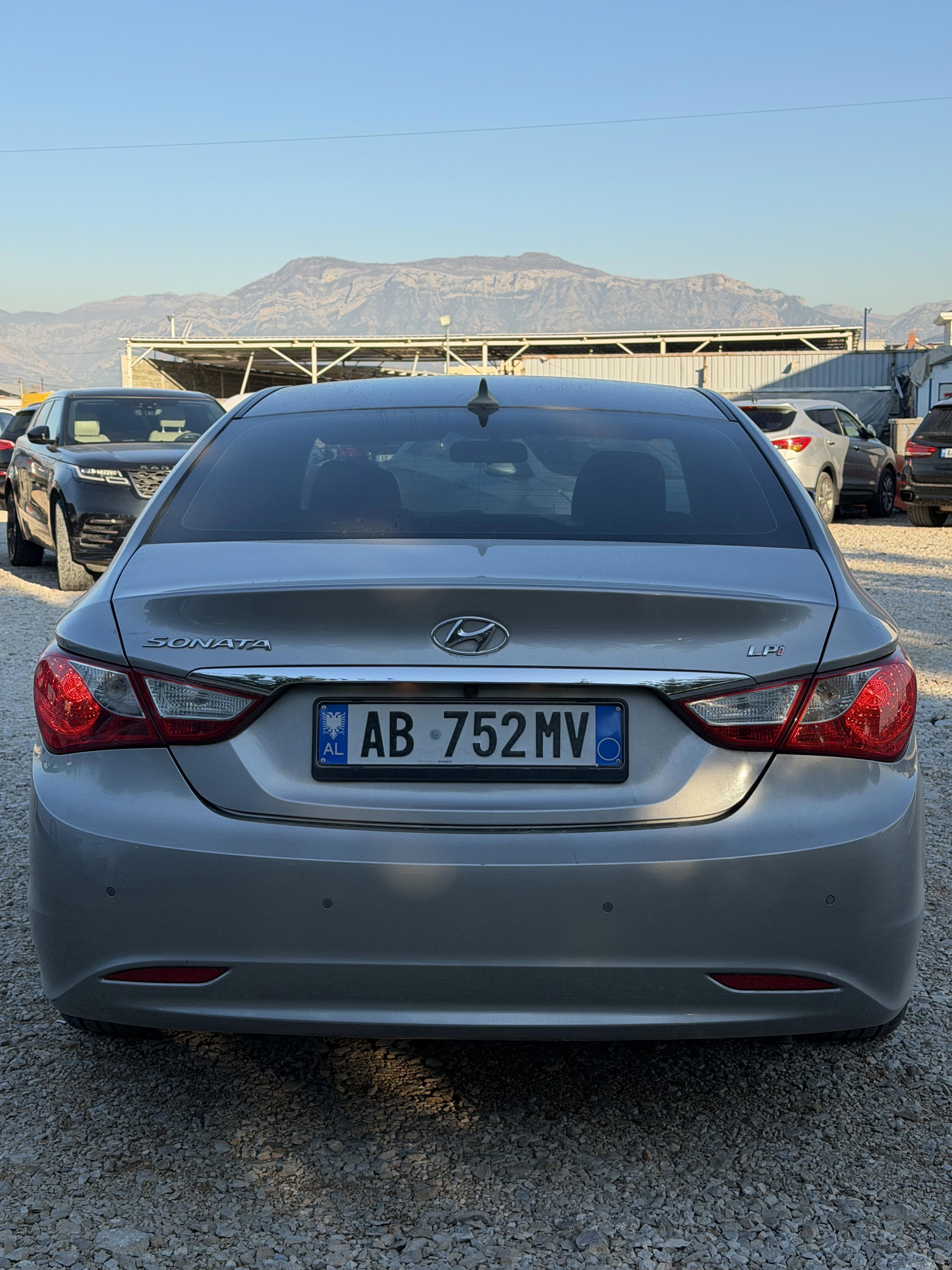 Hyundai Sonata - photo 4
