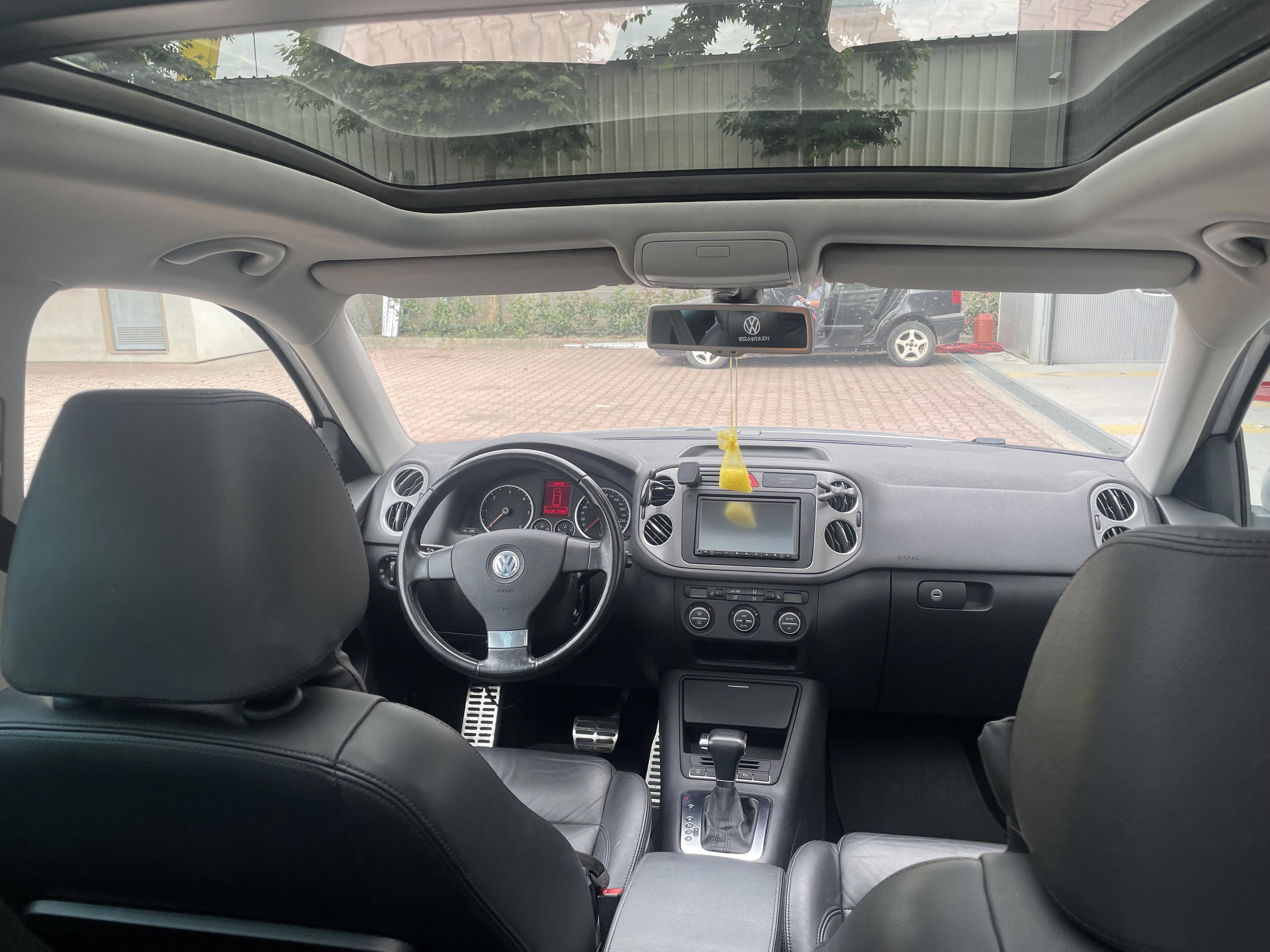 Volkswagen Tiguan - photo 4