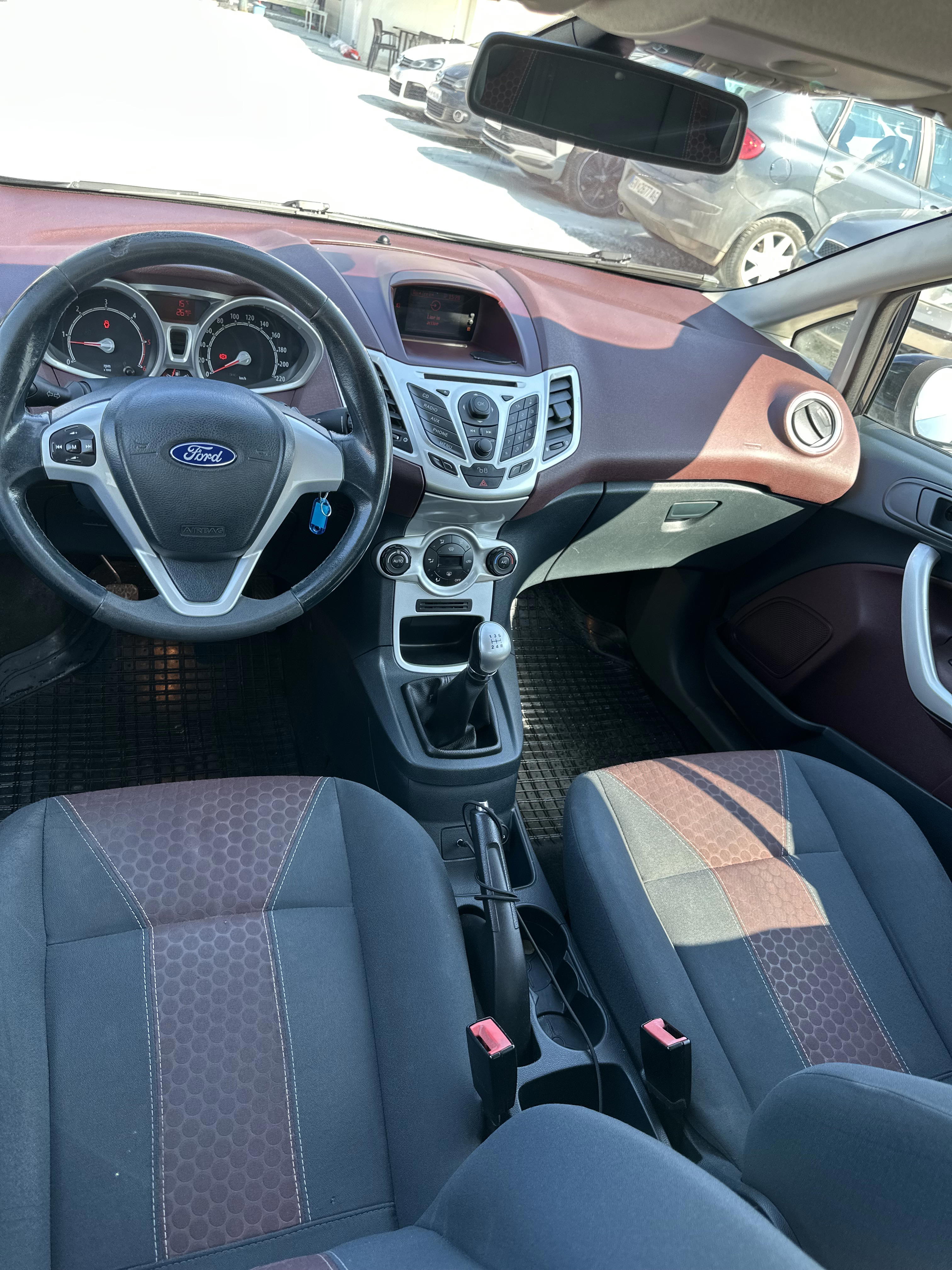 Ford Fiesta - photo 4