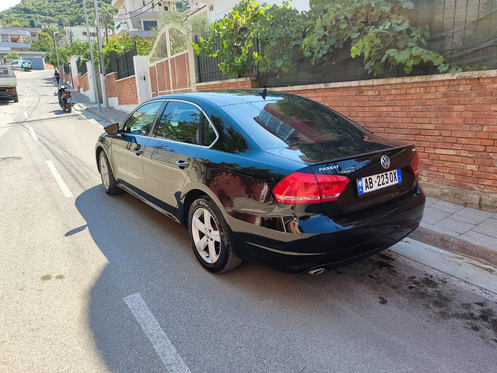 Volkswagen Passat - main photo