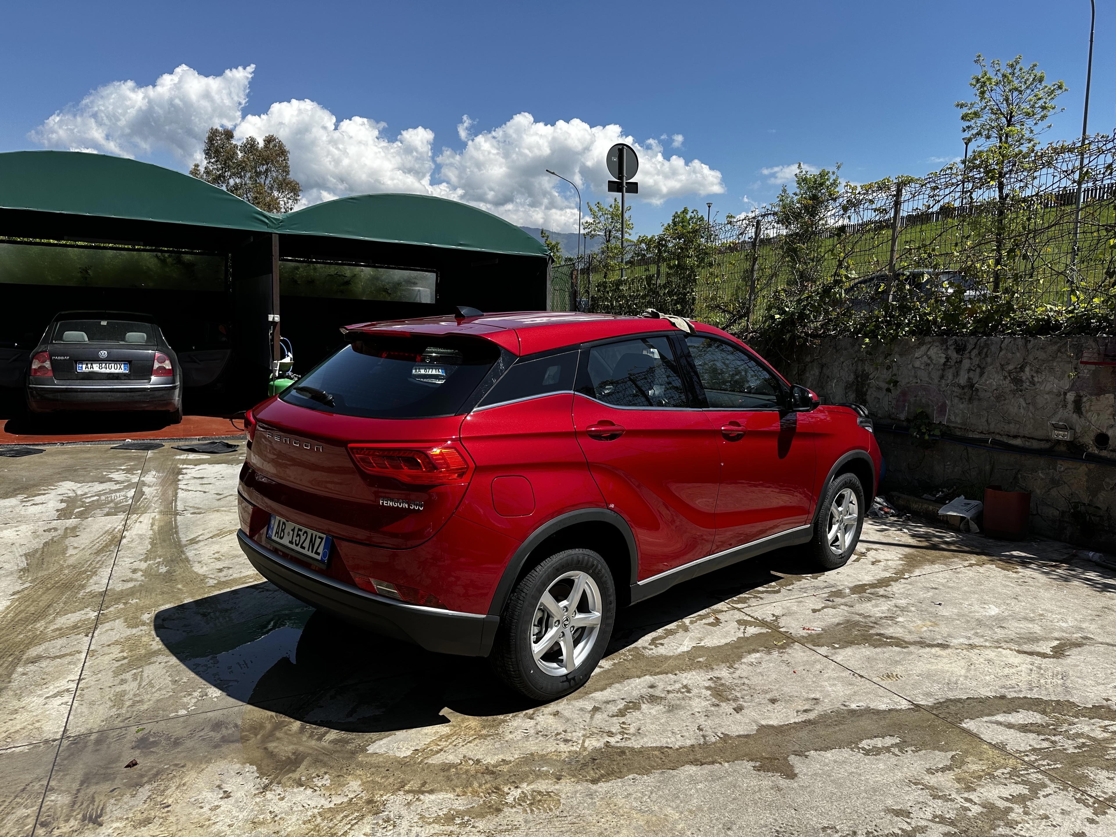 DFSK Fengon 500 - side view