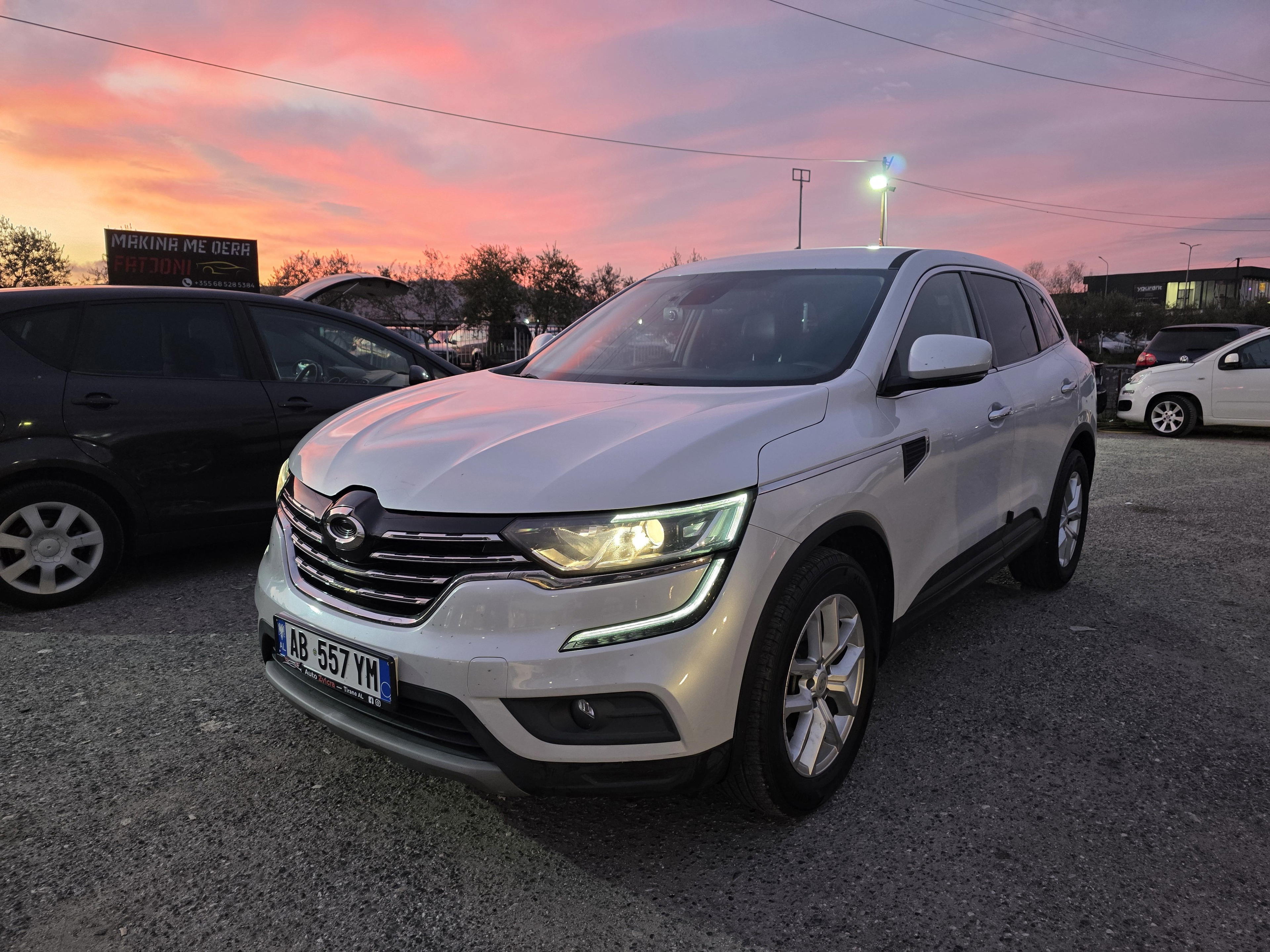 Renault Scenic XMode for rent