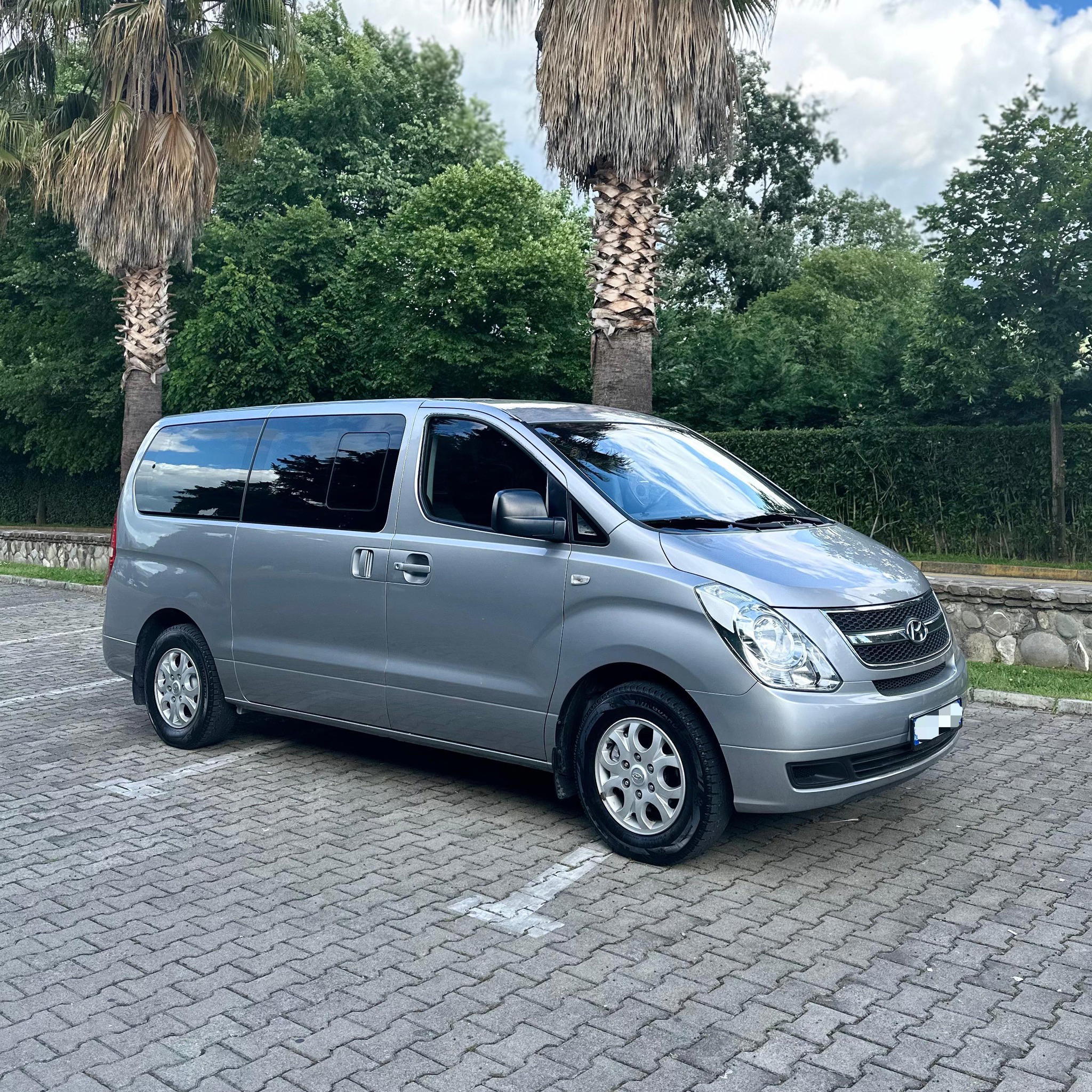 Hyundai Starex for rent