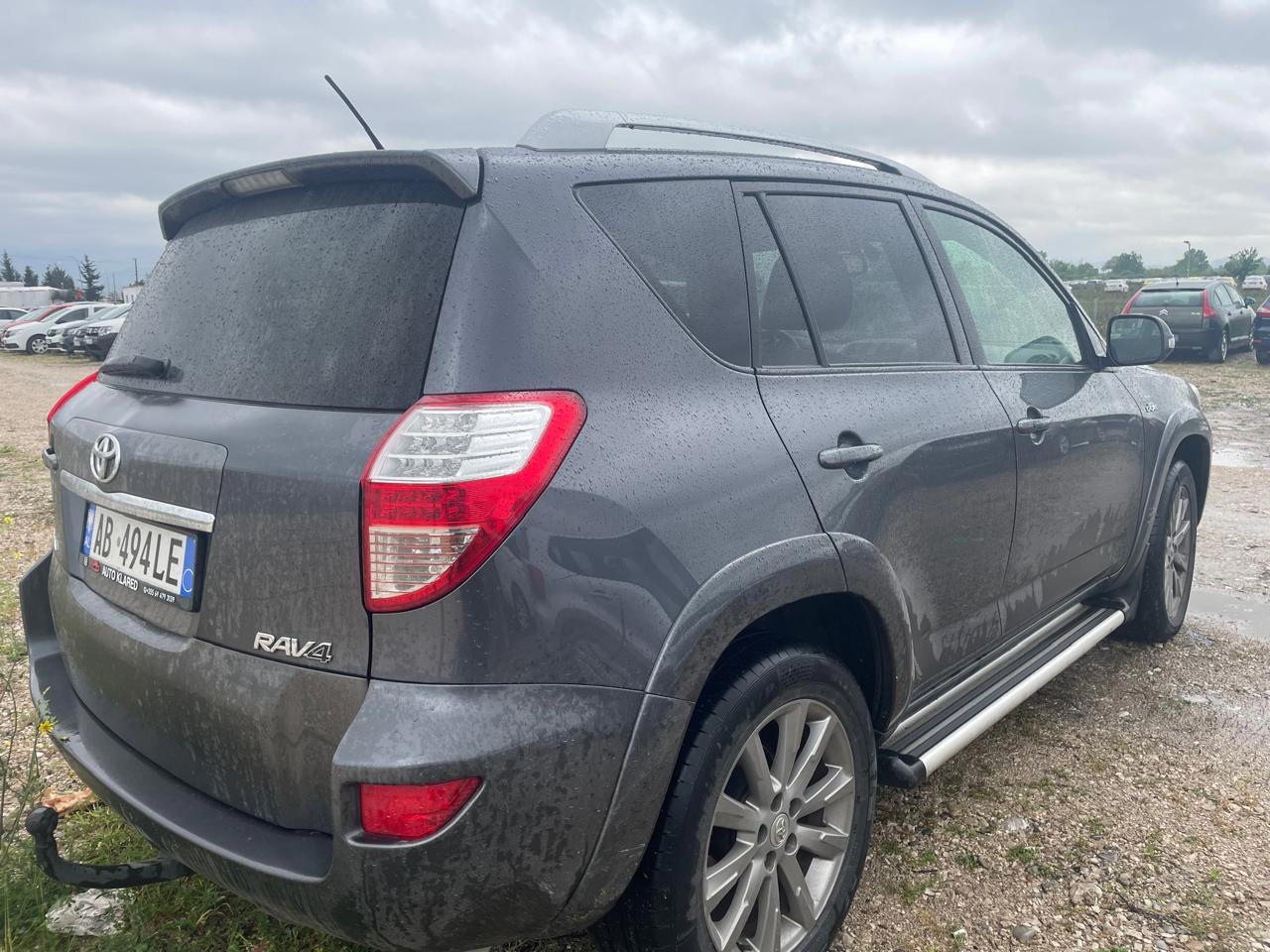 Toyota RAV4 - side view