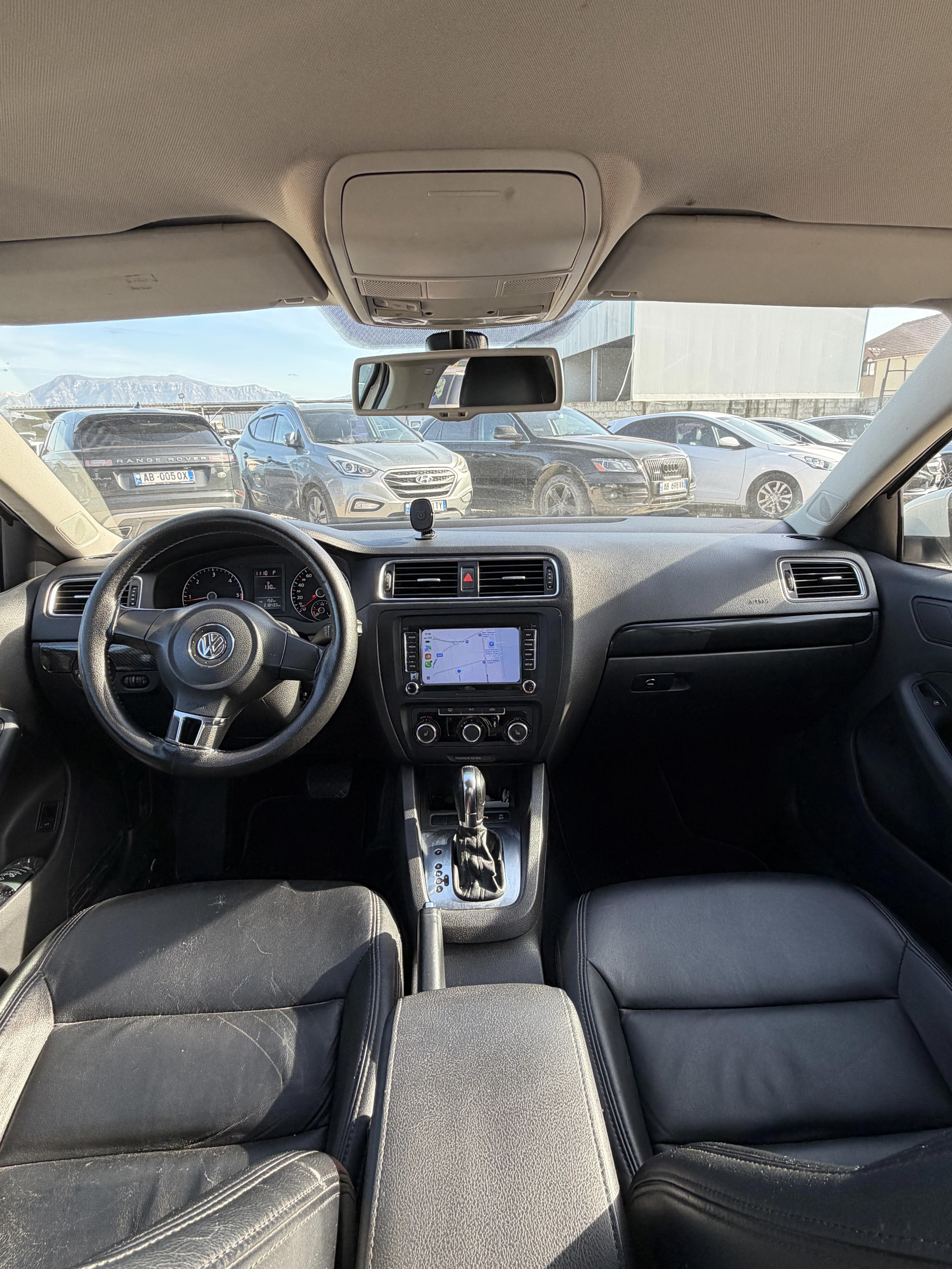 Volkswagen Jetta - side view