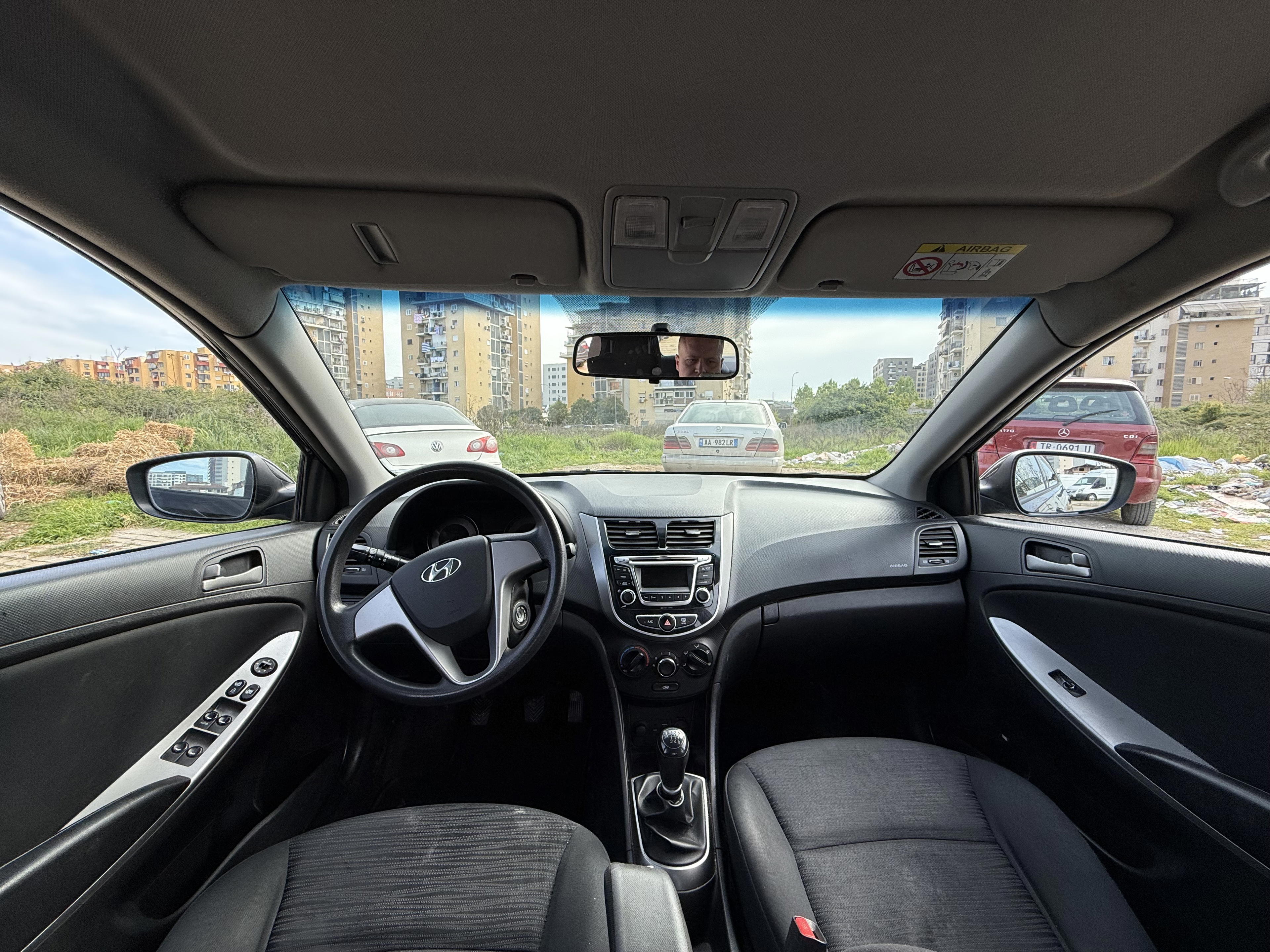Hyundai Accent - photo 4