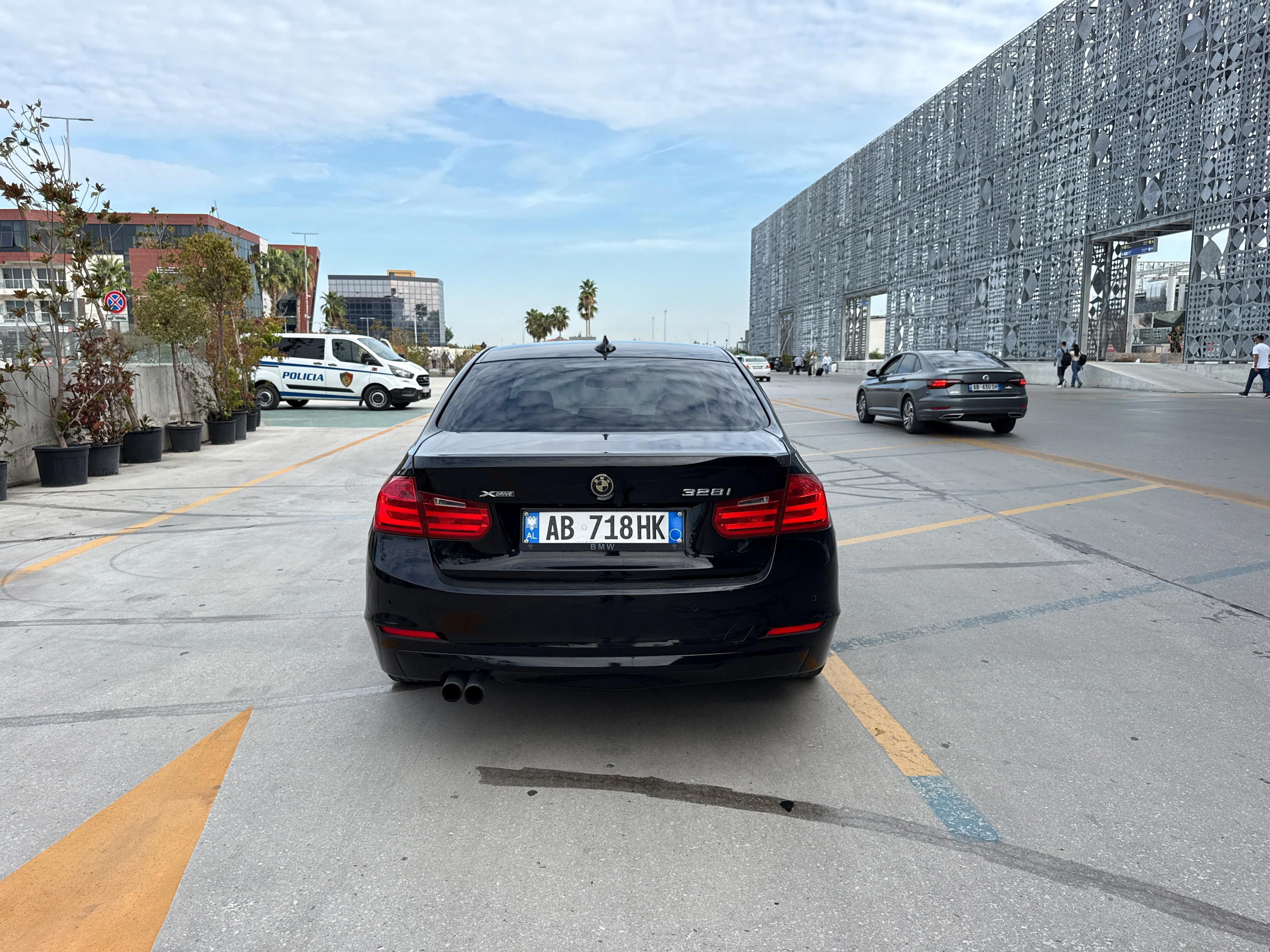 BMW 3 Series - photo 3