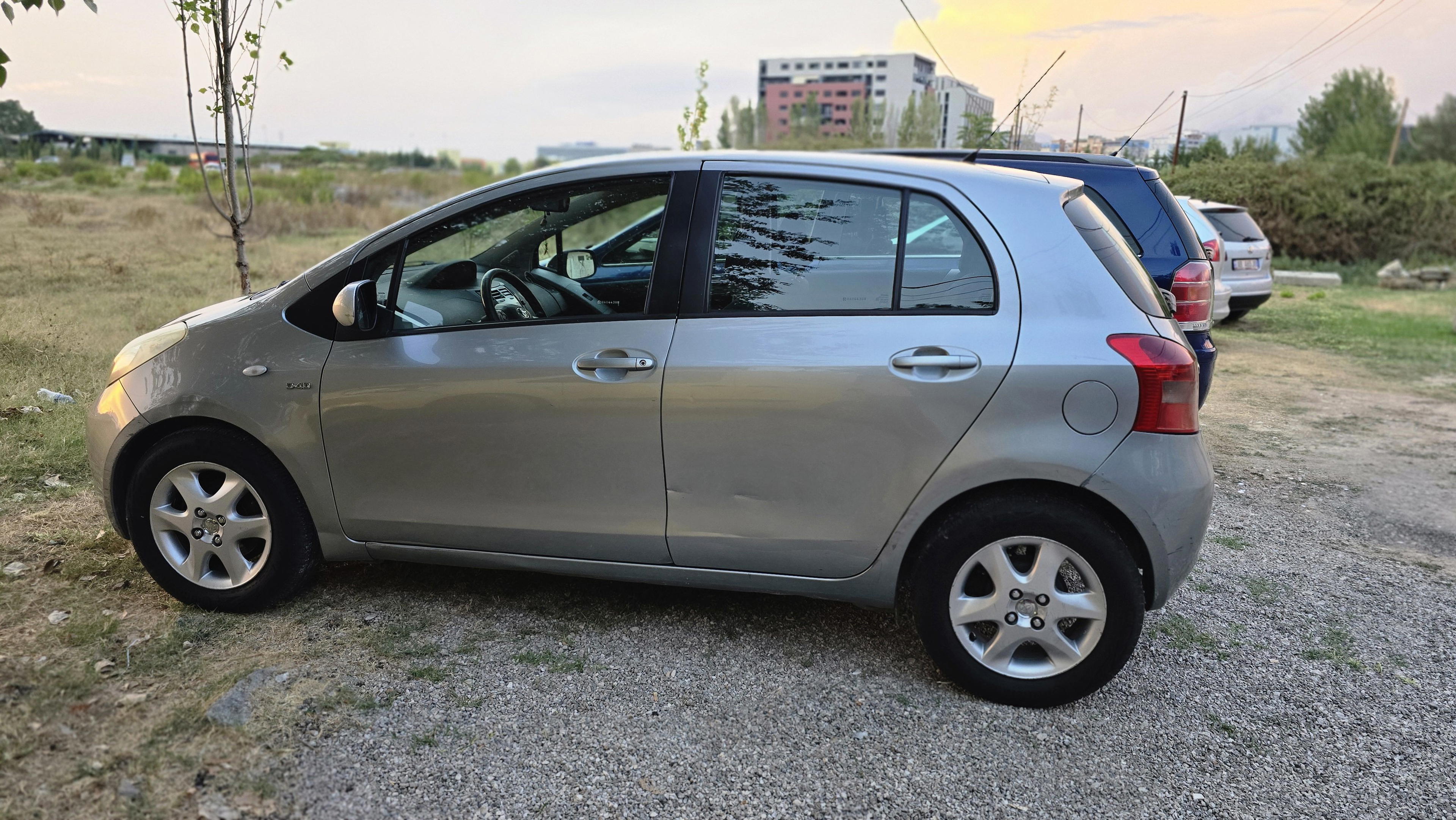 Toyota Yaris - photo 4
