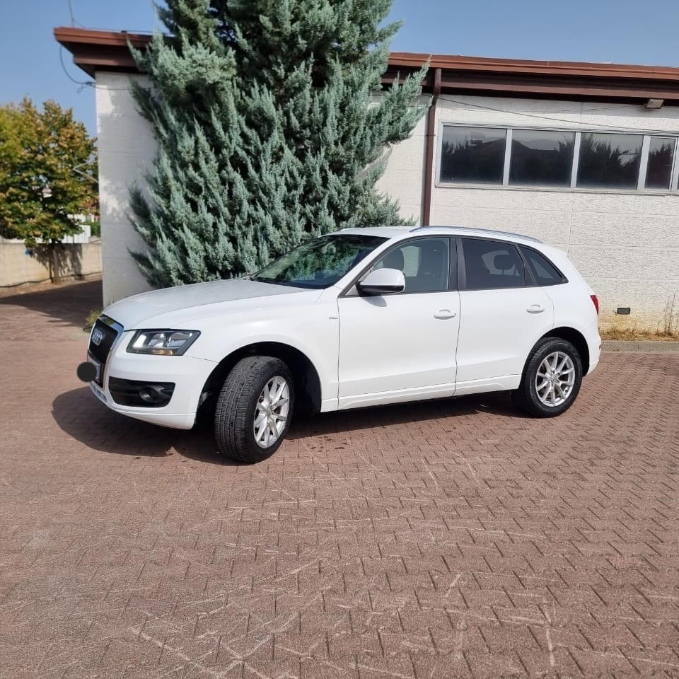 Audi Q5 - main photo
