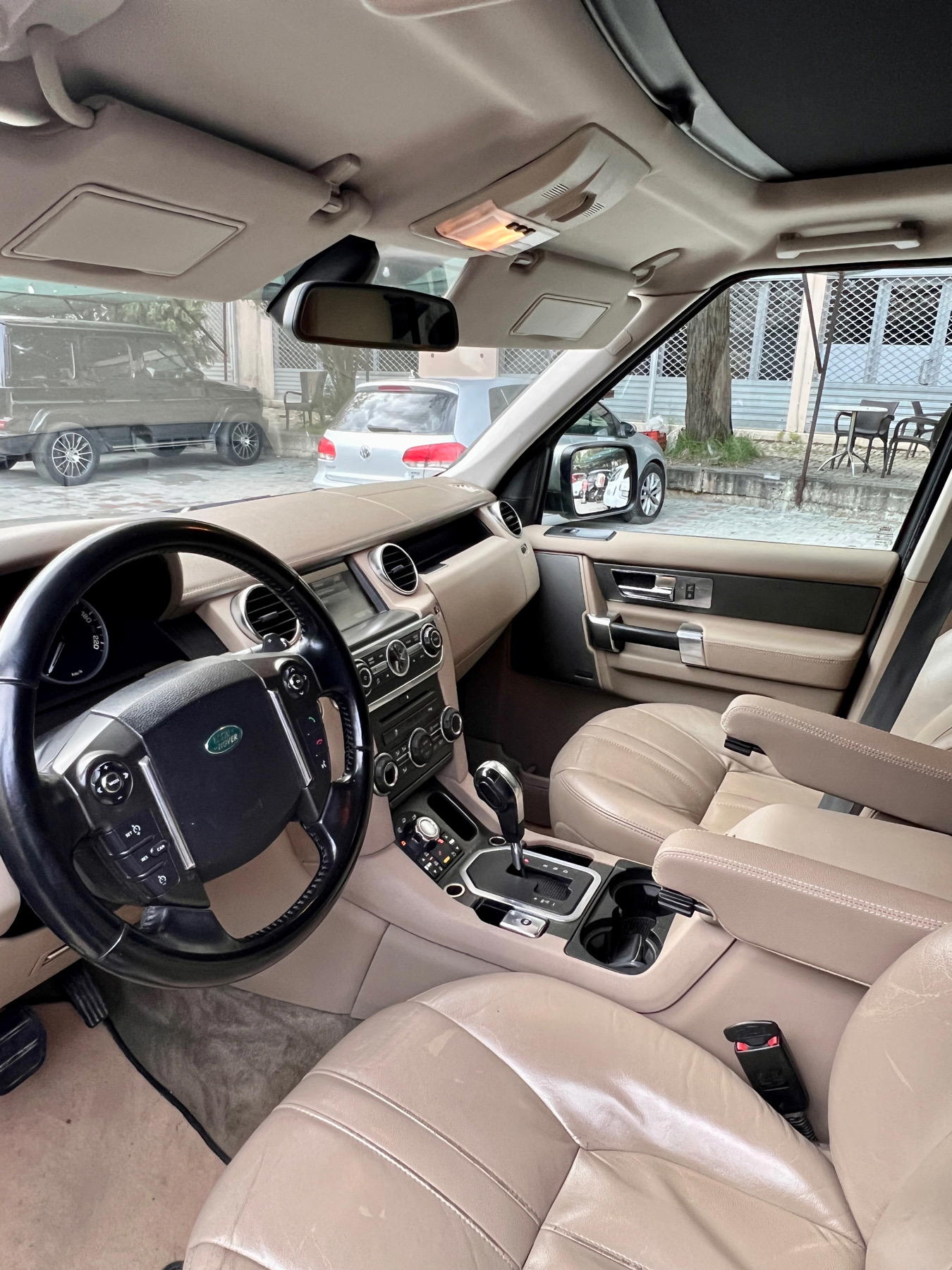 Land Rover LR4 - photo 3