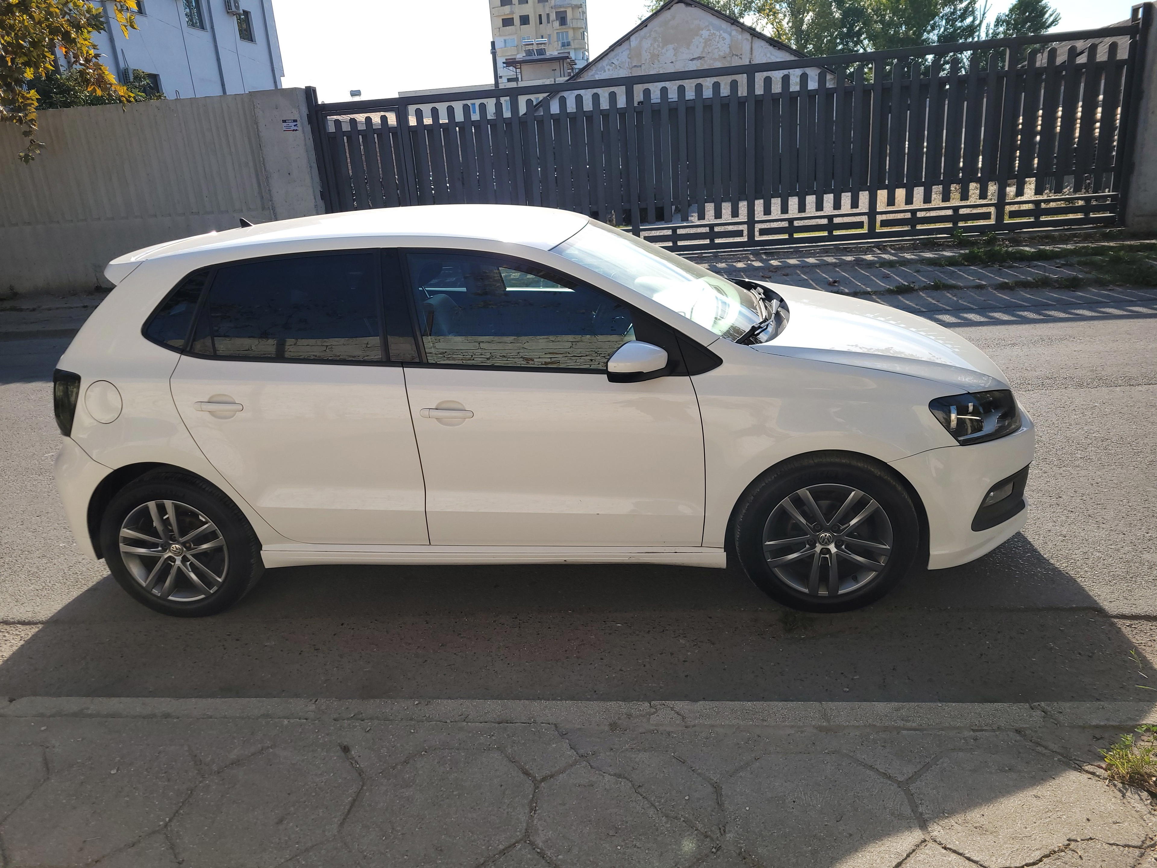 Volkswagen Polo - side view