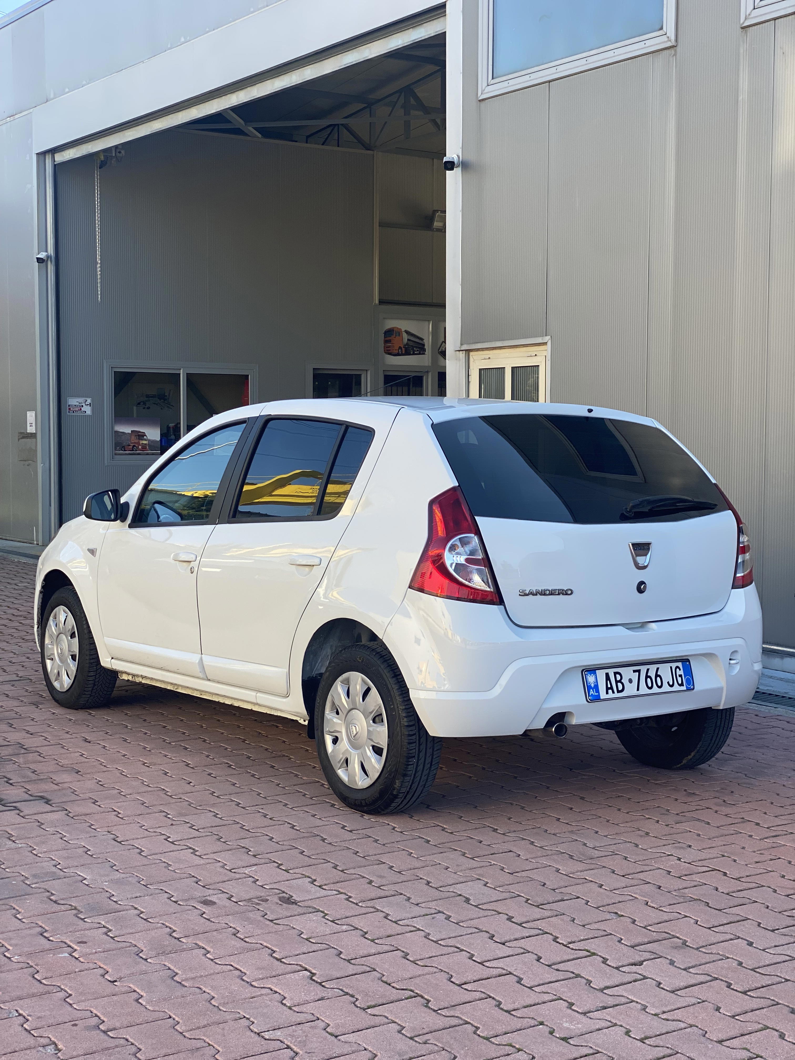 Dacia Sandero - photo 3