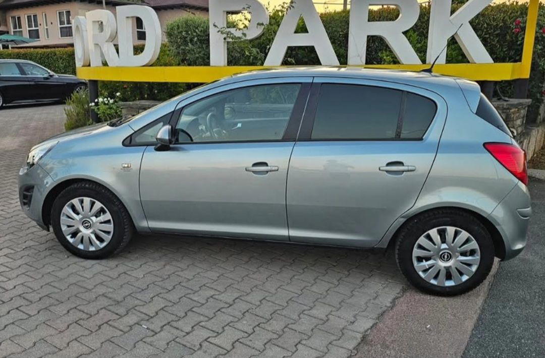 Opel Corsa - side view
