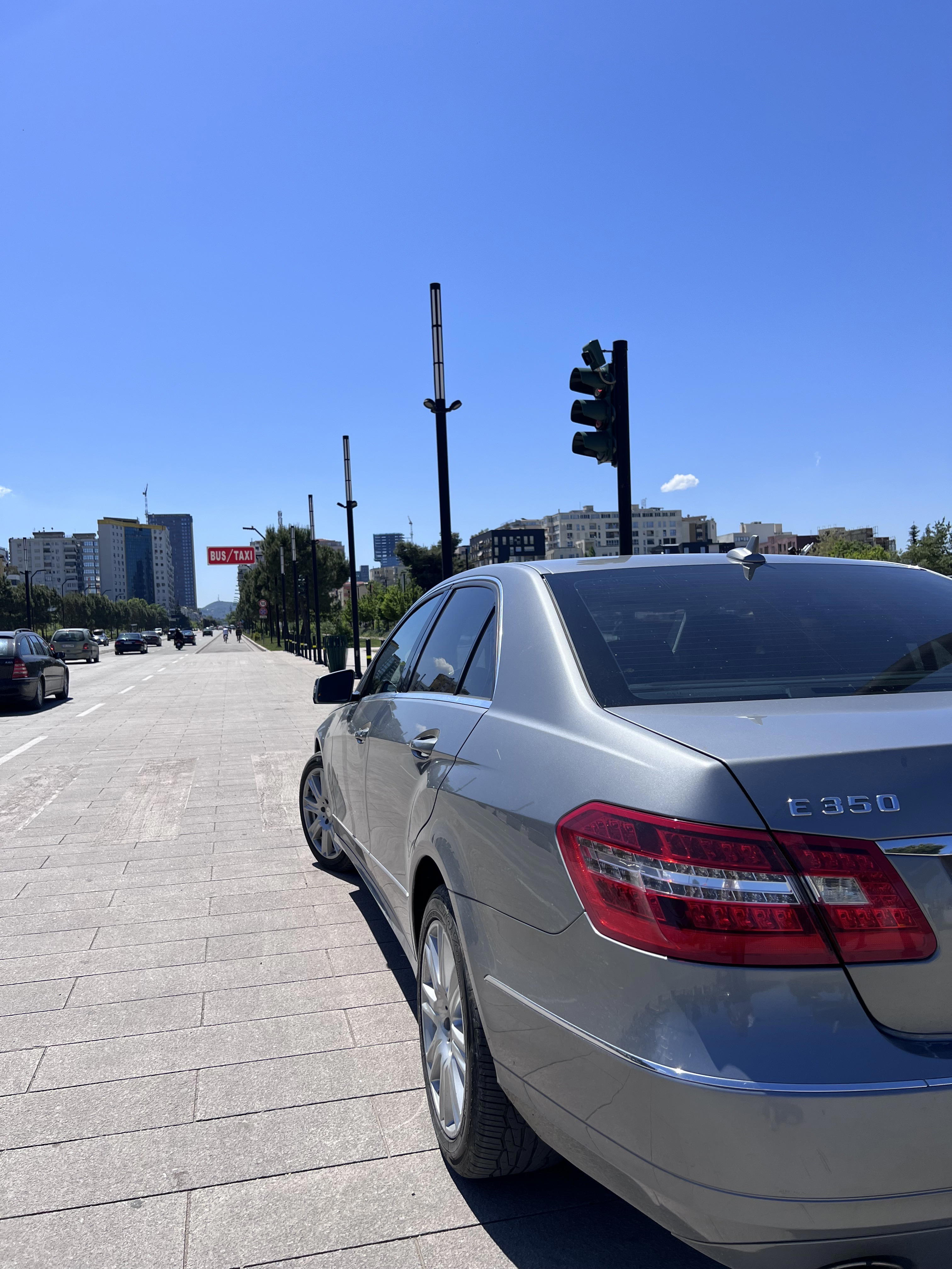 Mercedes-Benz E-Class - photo 4