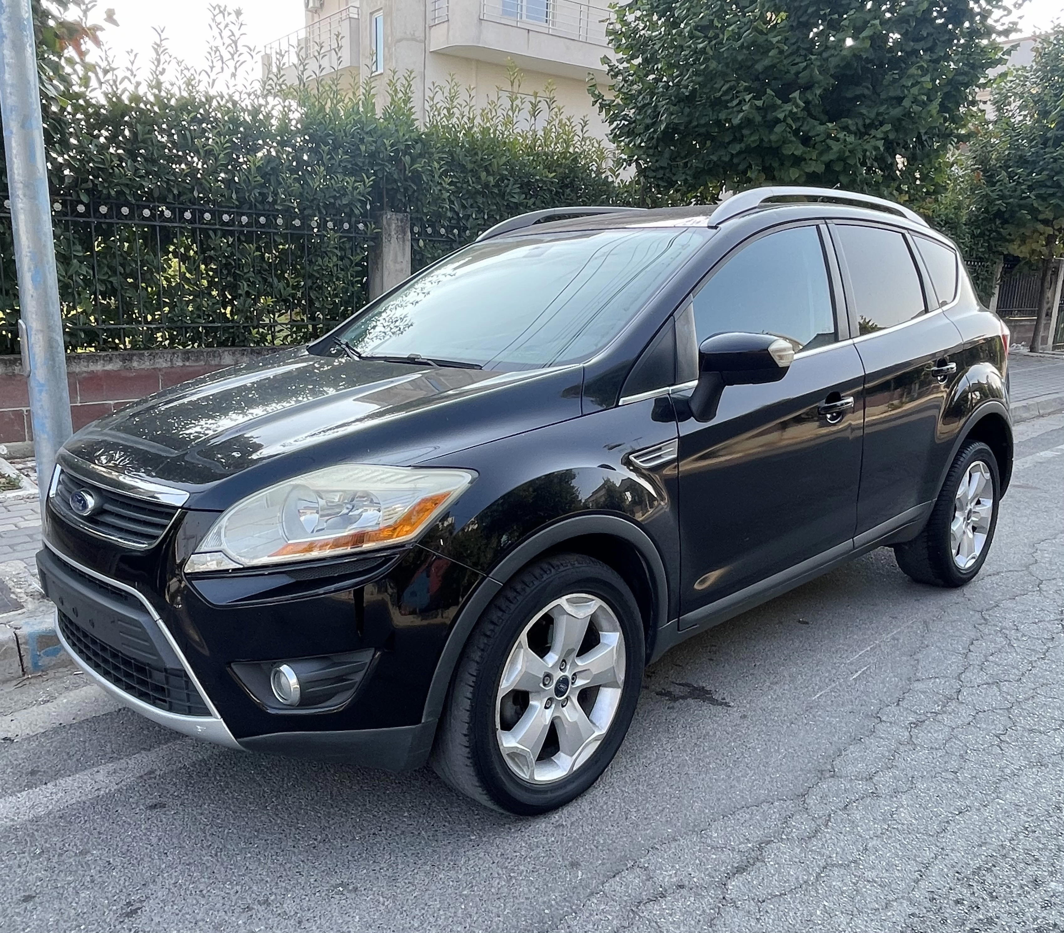 Ford Kuga - main photo