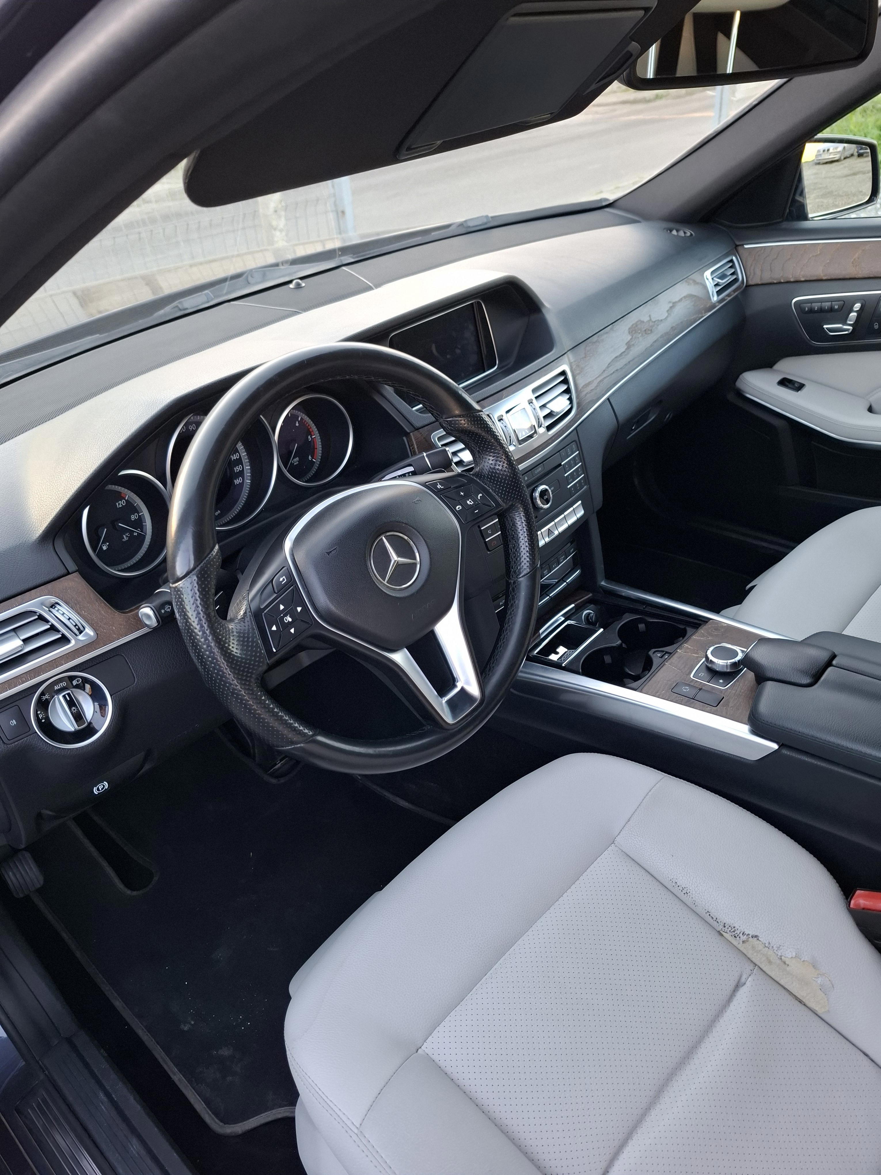 Mercedes-Benz C-Class - side view
