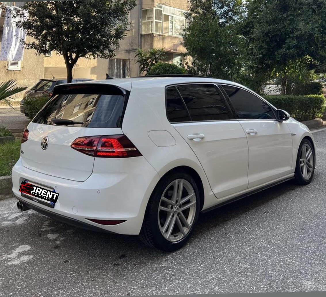 Volkswagen Golf - main photo