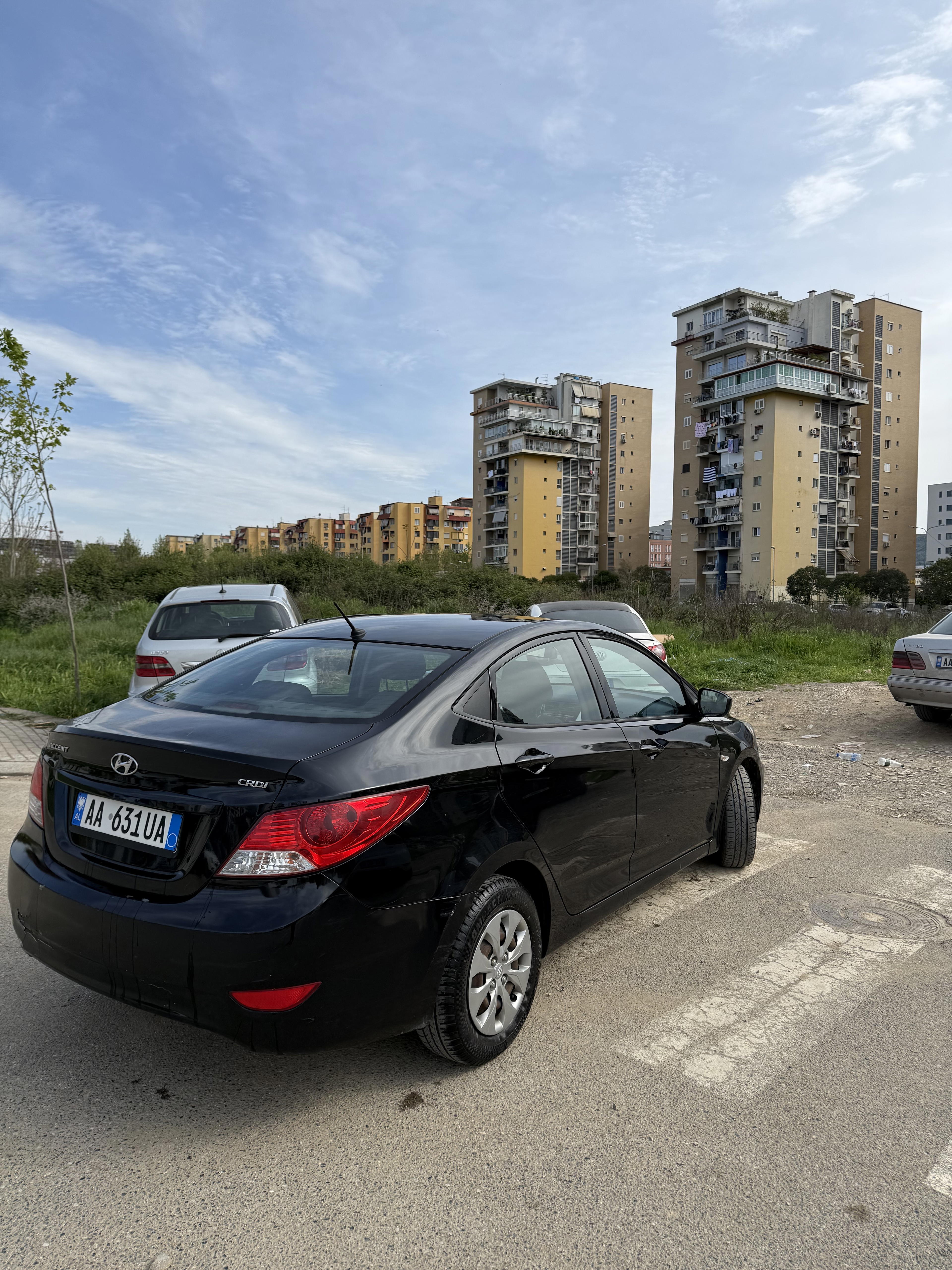 Hyundai Accent - photo 3