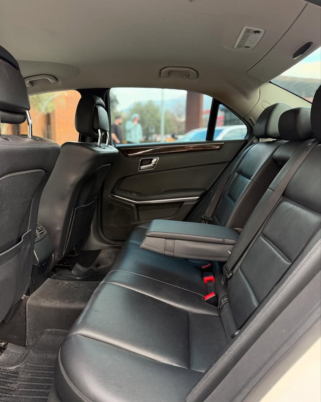 Mercedes-Benz E-Class - photo 4