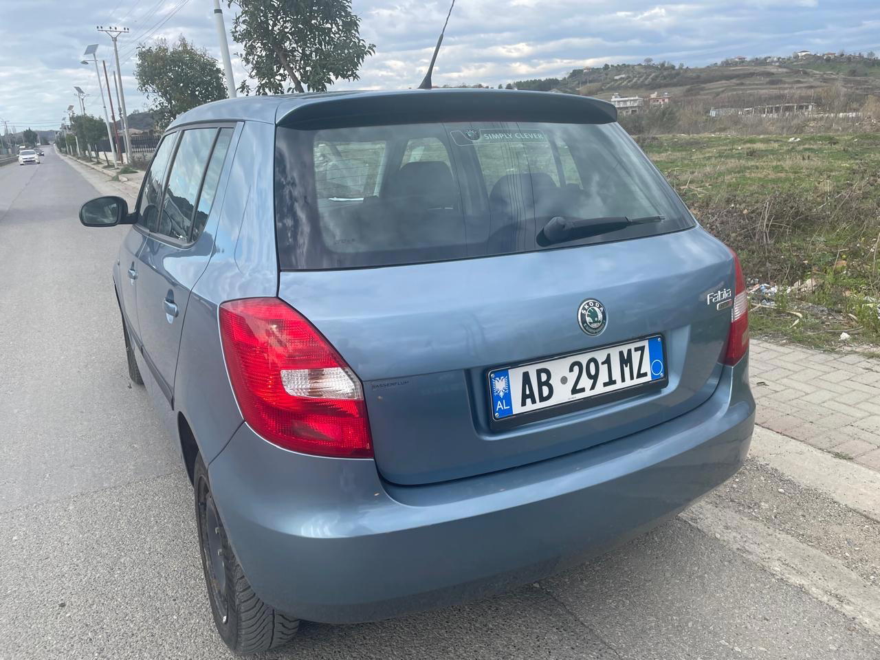 Skoda Fabia - side view