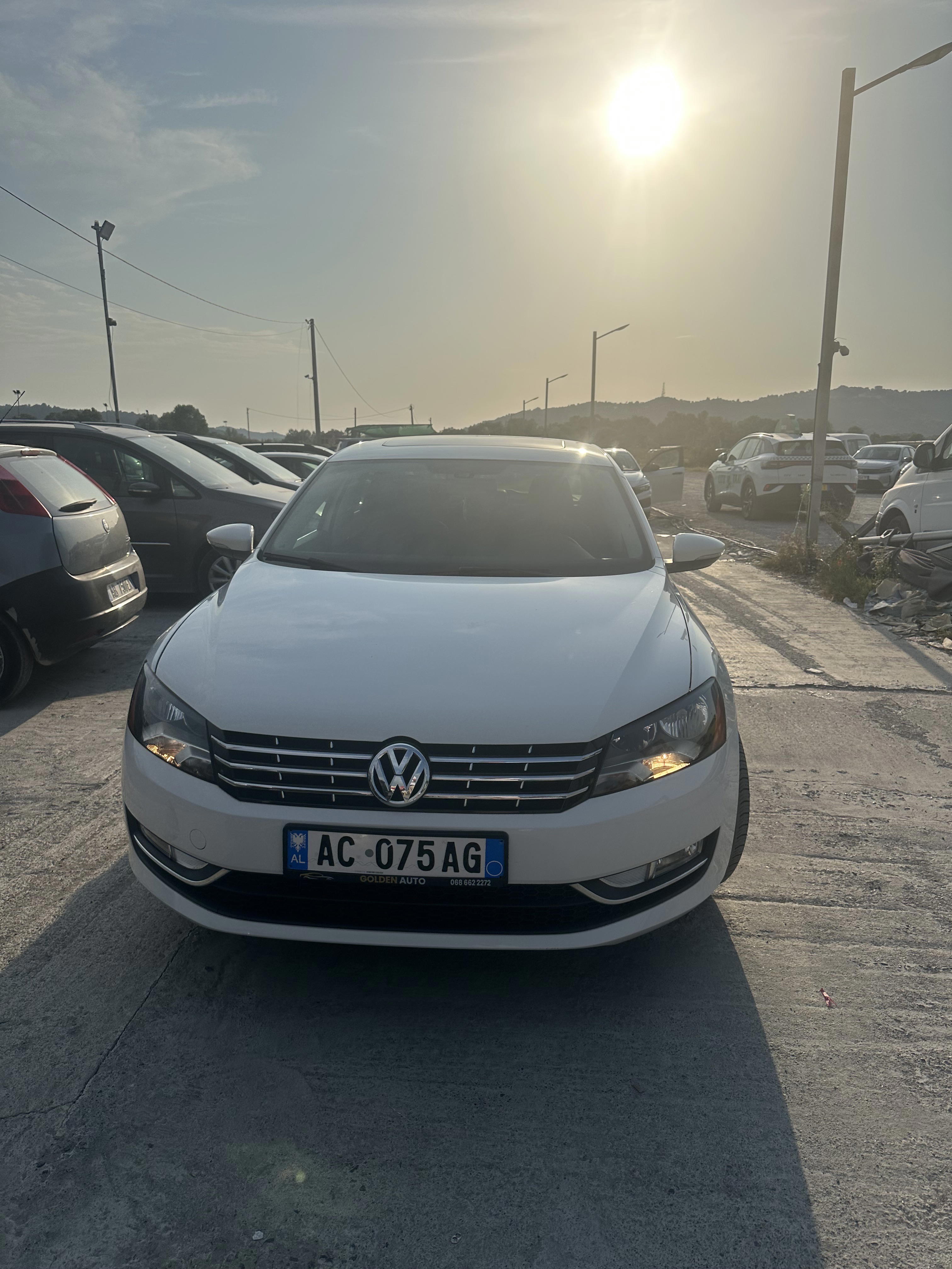 Volkswagen Passat - main photo