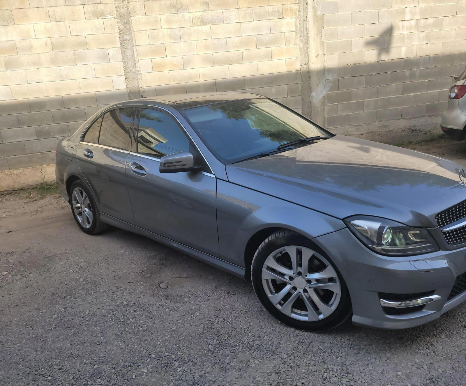 Mercedes-Benz C-Class - side view