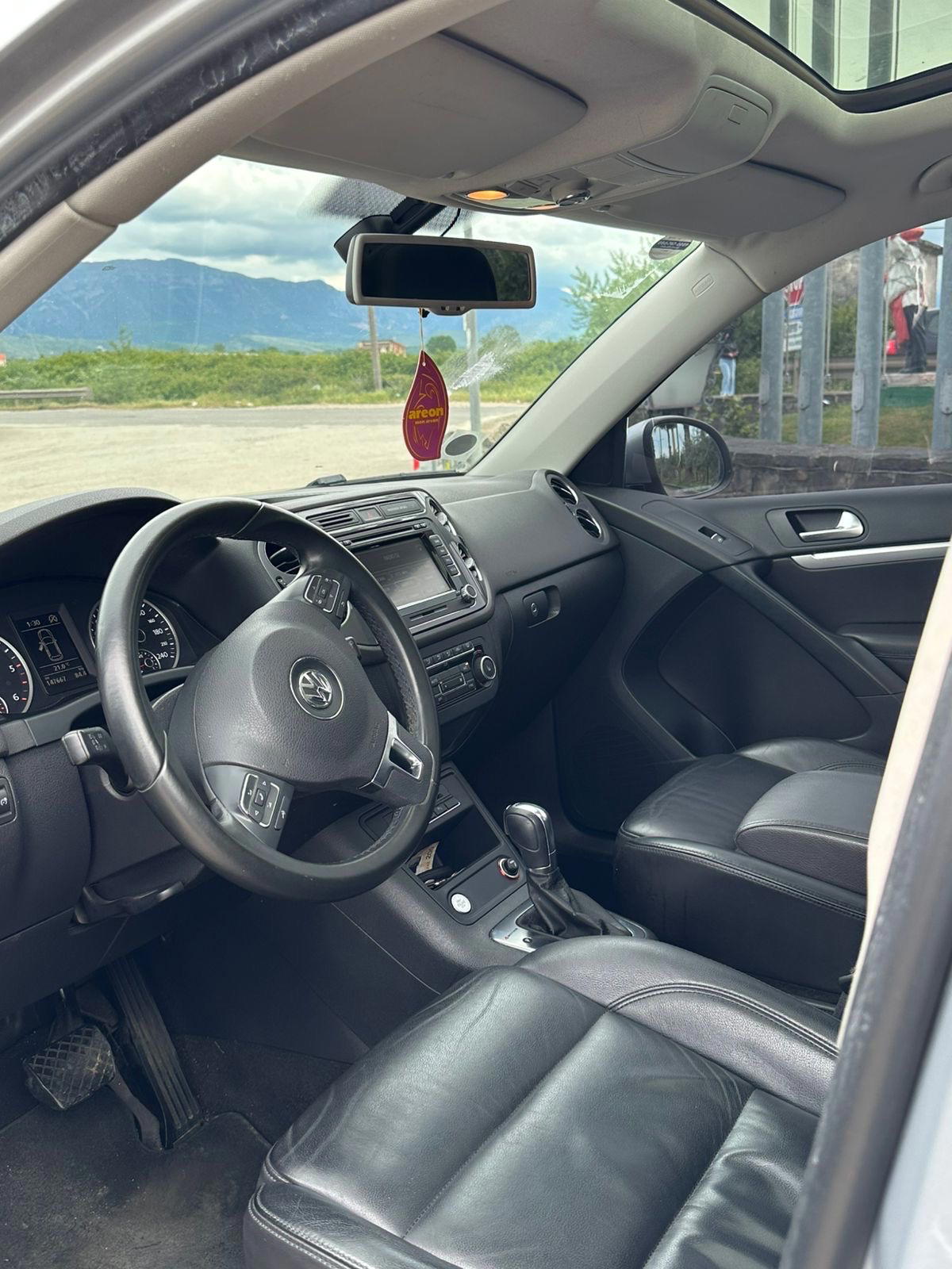 Volkswagen Tiguan - photo 4