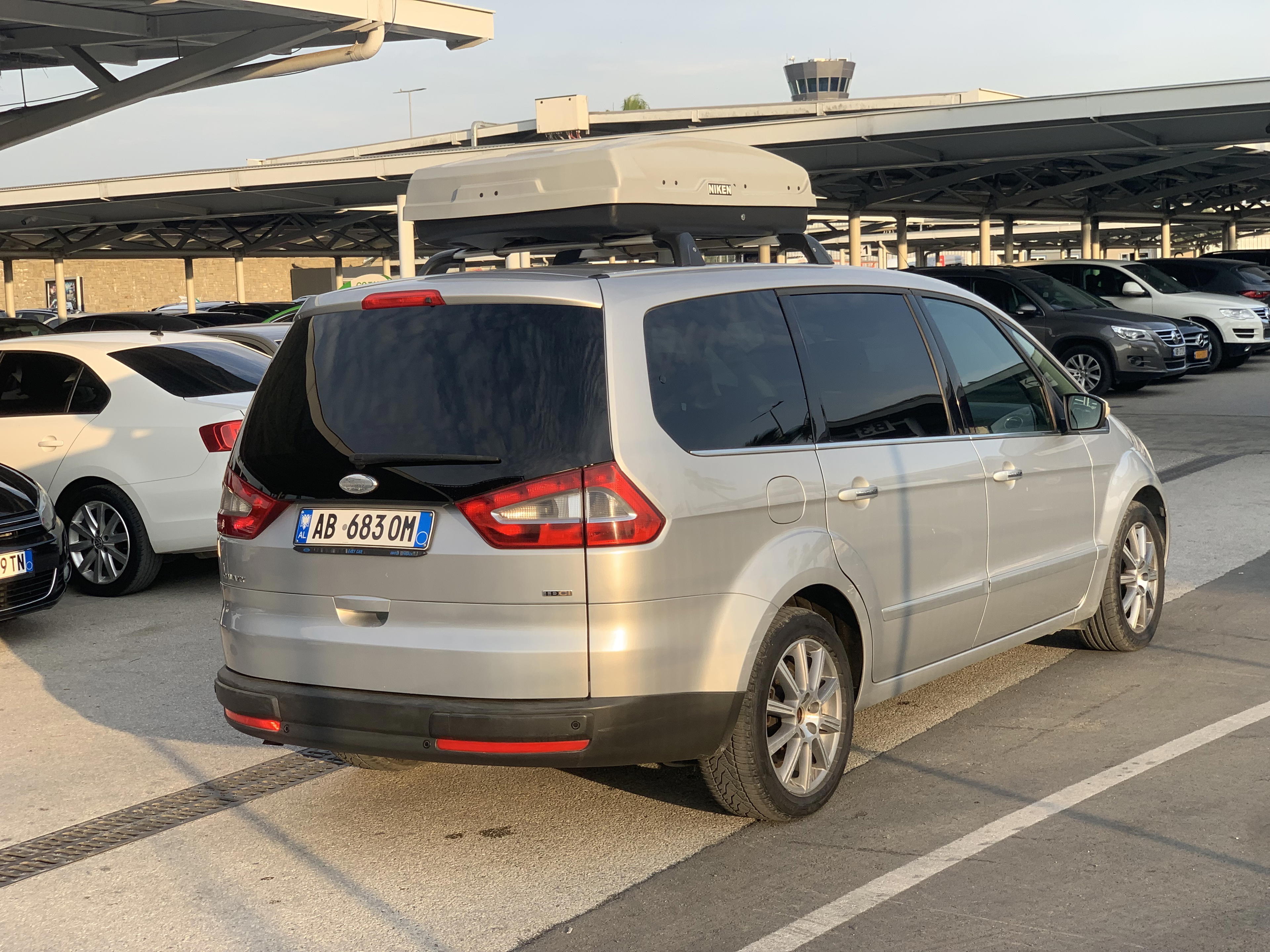 Ford C-MAX Hybrid - photo 3
