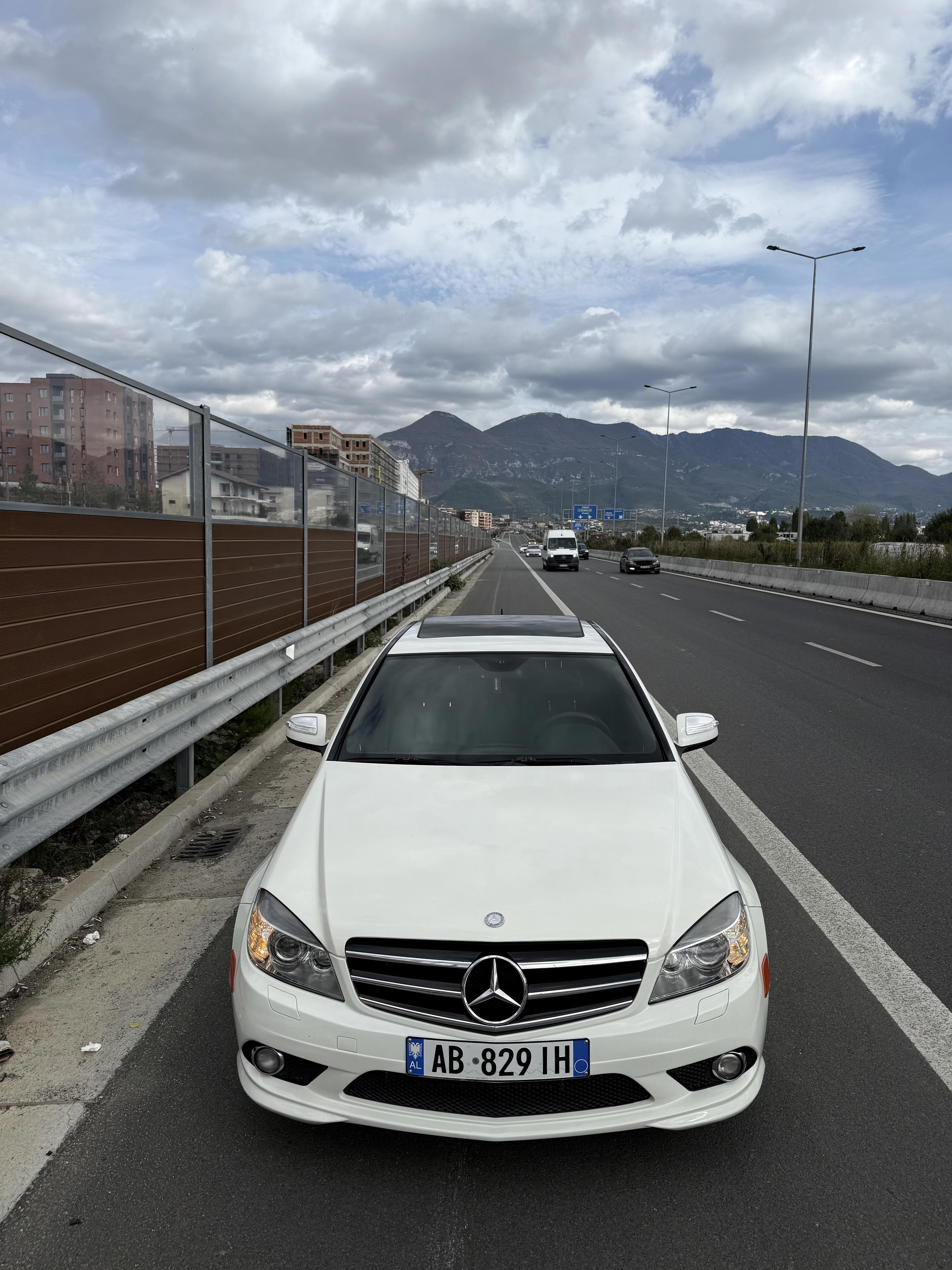 Mercedes-Benz C-Class - side view