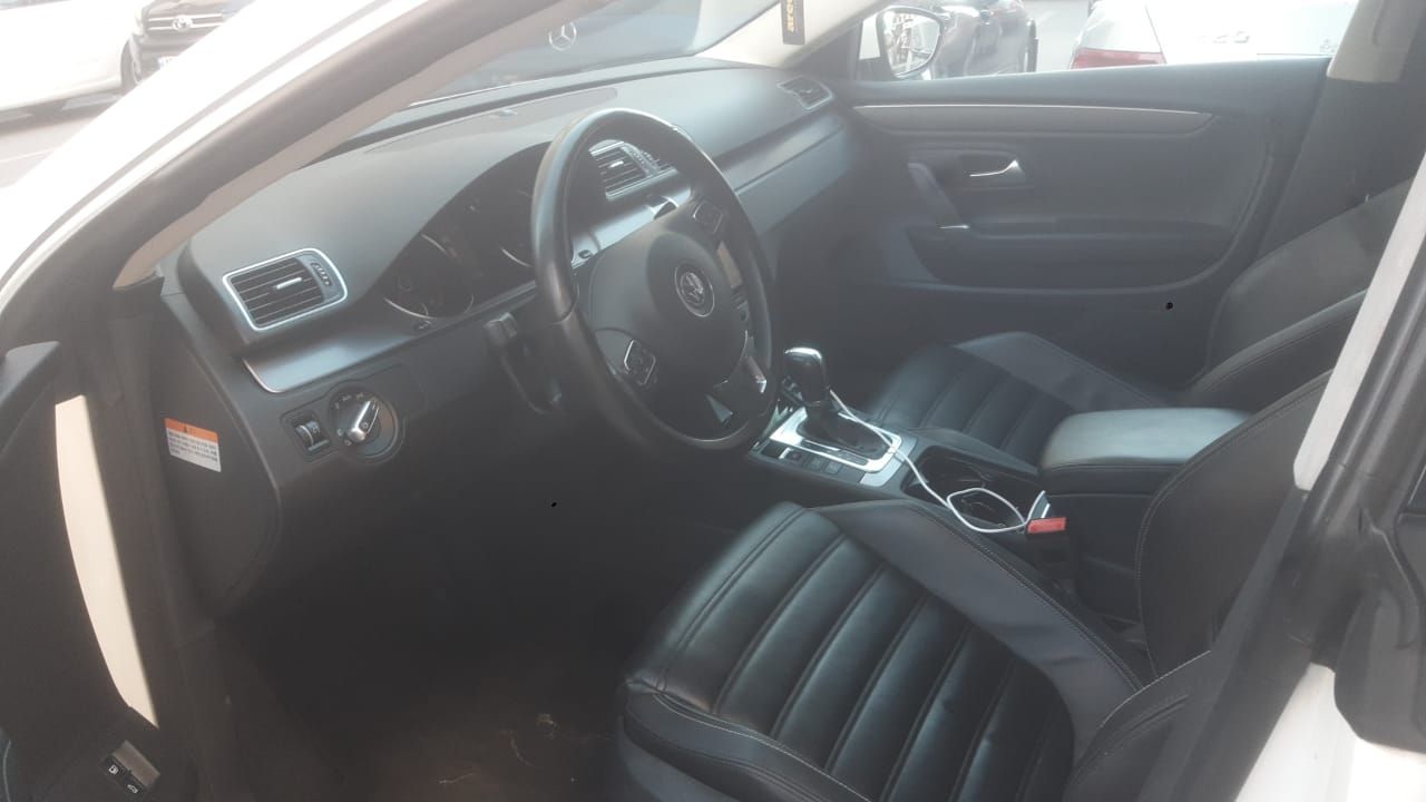 Volkswagen CC - main photo
