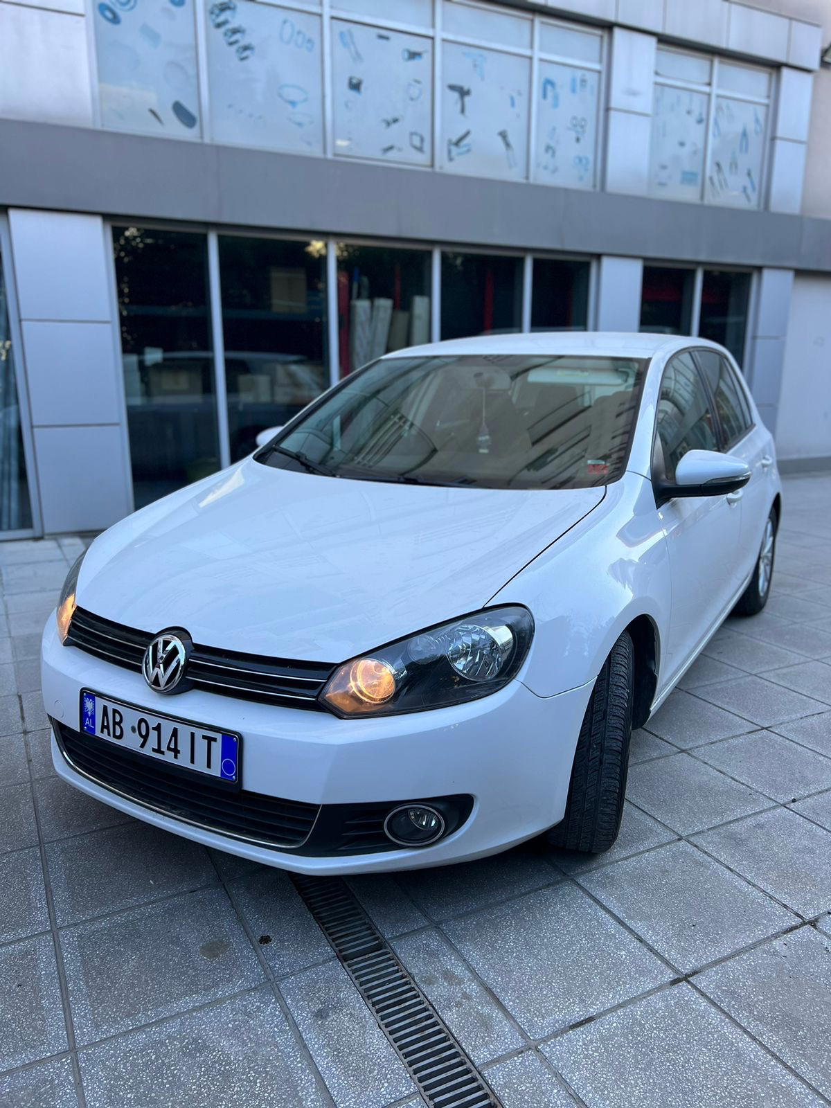 Volkswagen Golf - main photo