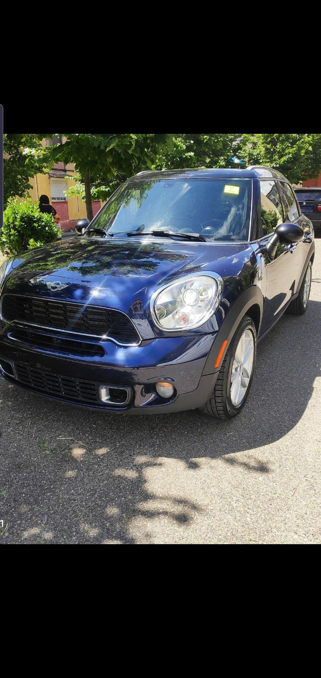 MINI Countryman - side view
