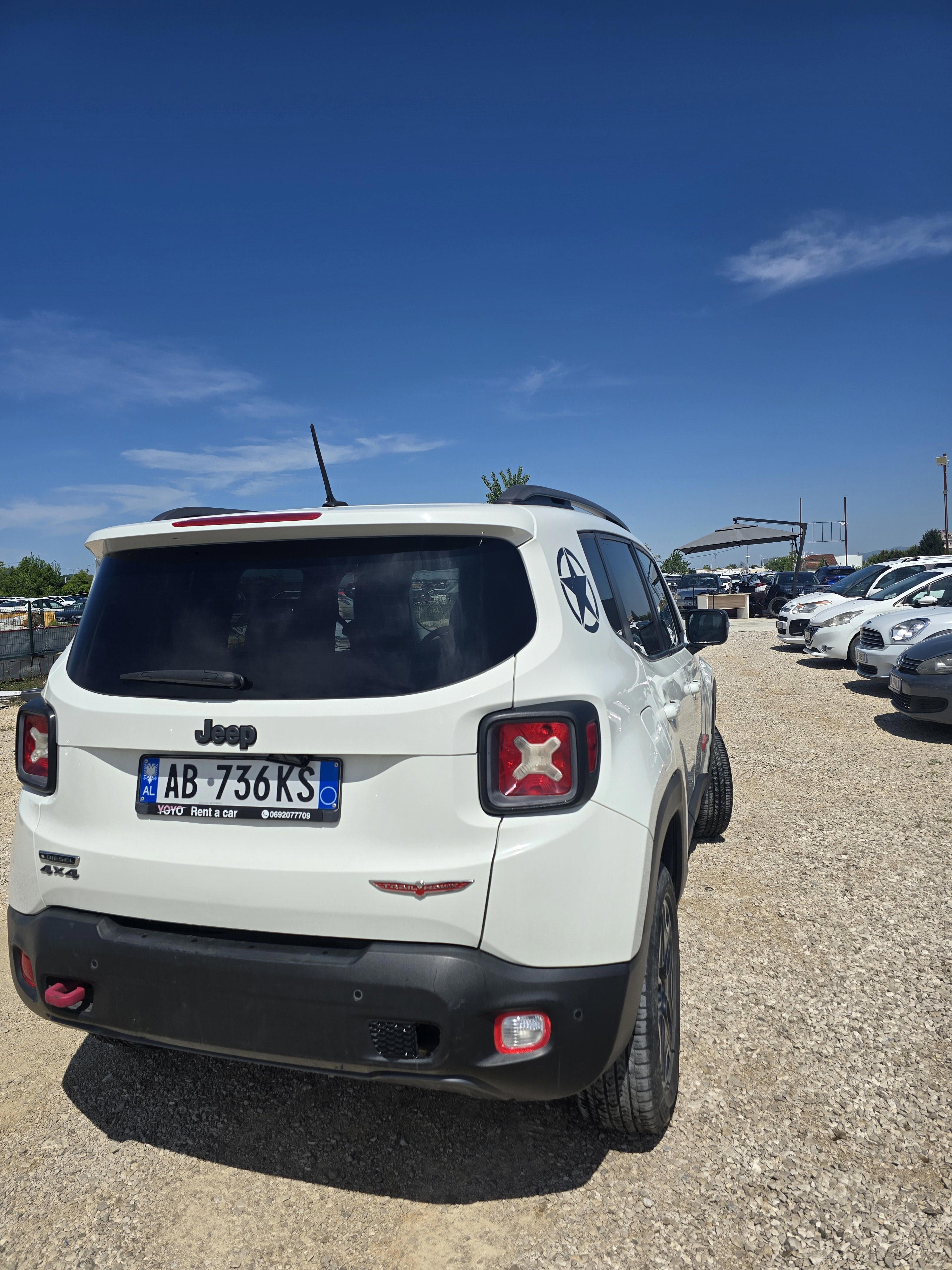 Jeep Renegade - side view