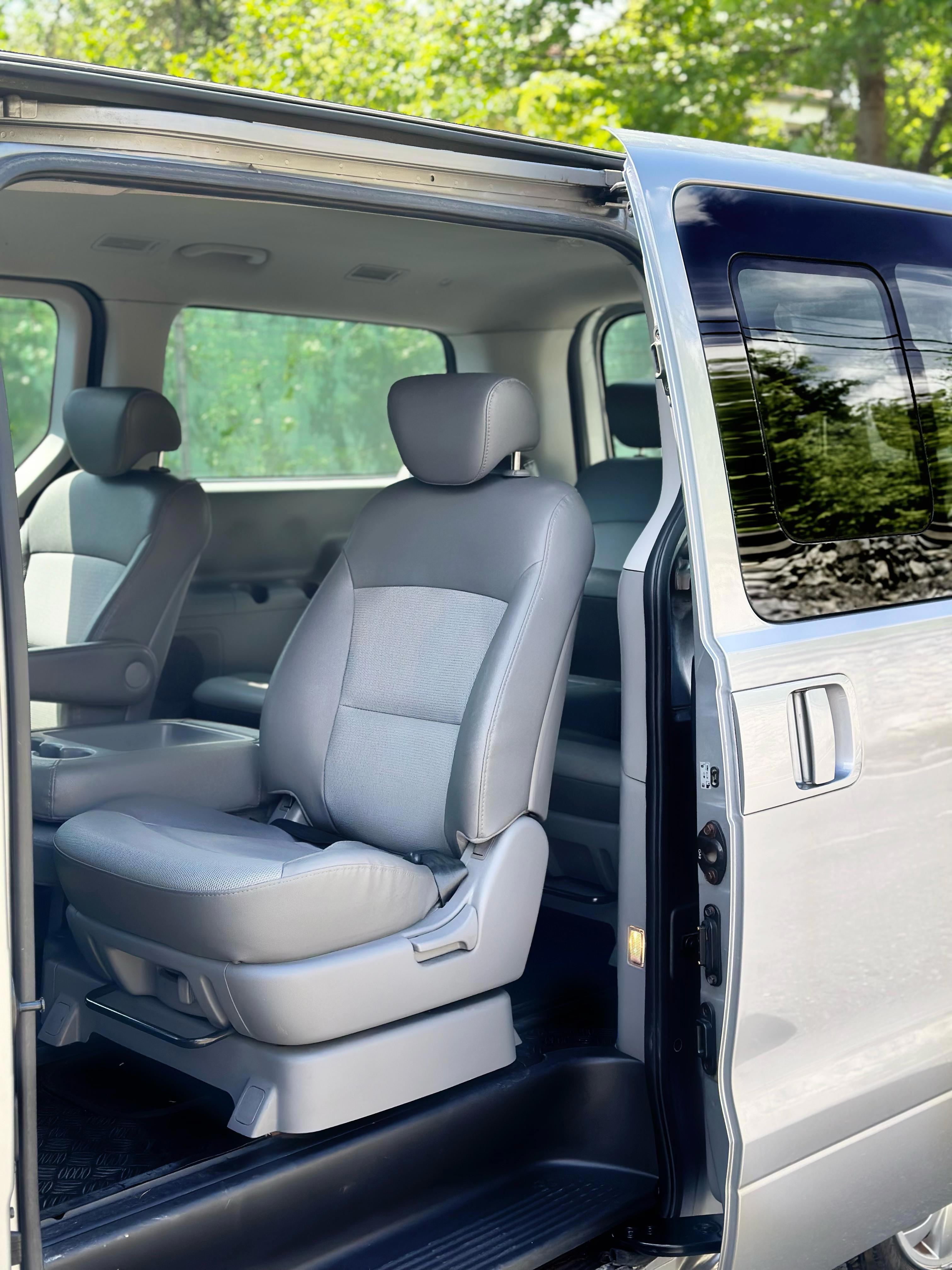 Hyundai Starex - main photo