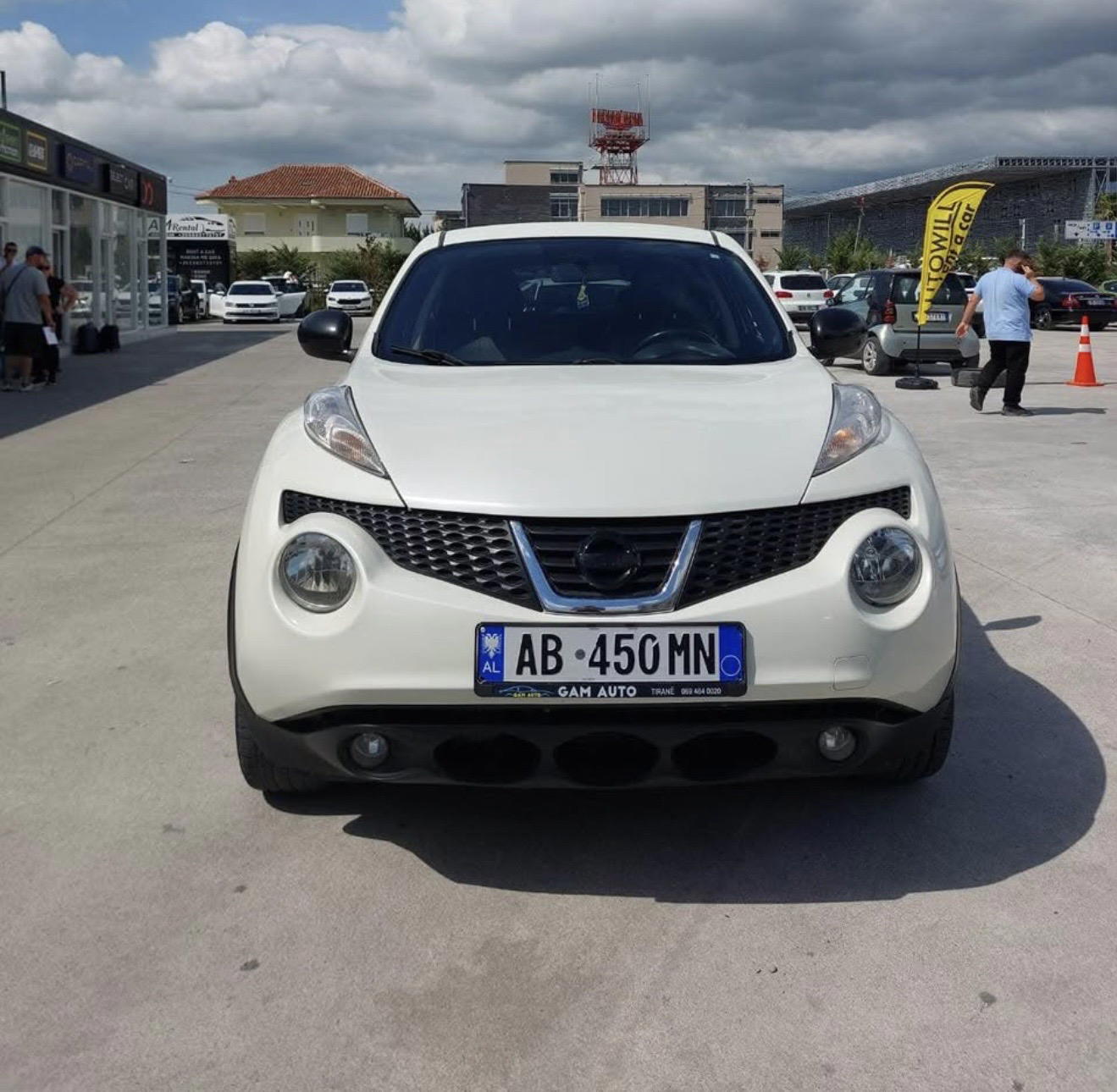 Nissan JUKE for rent