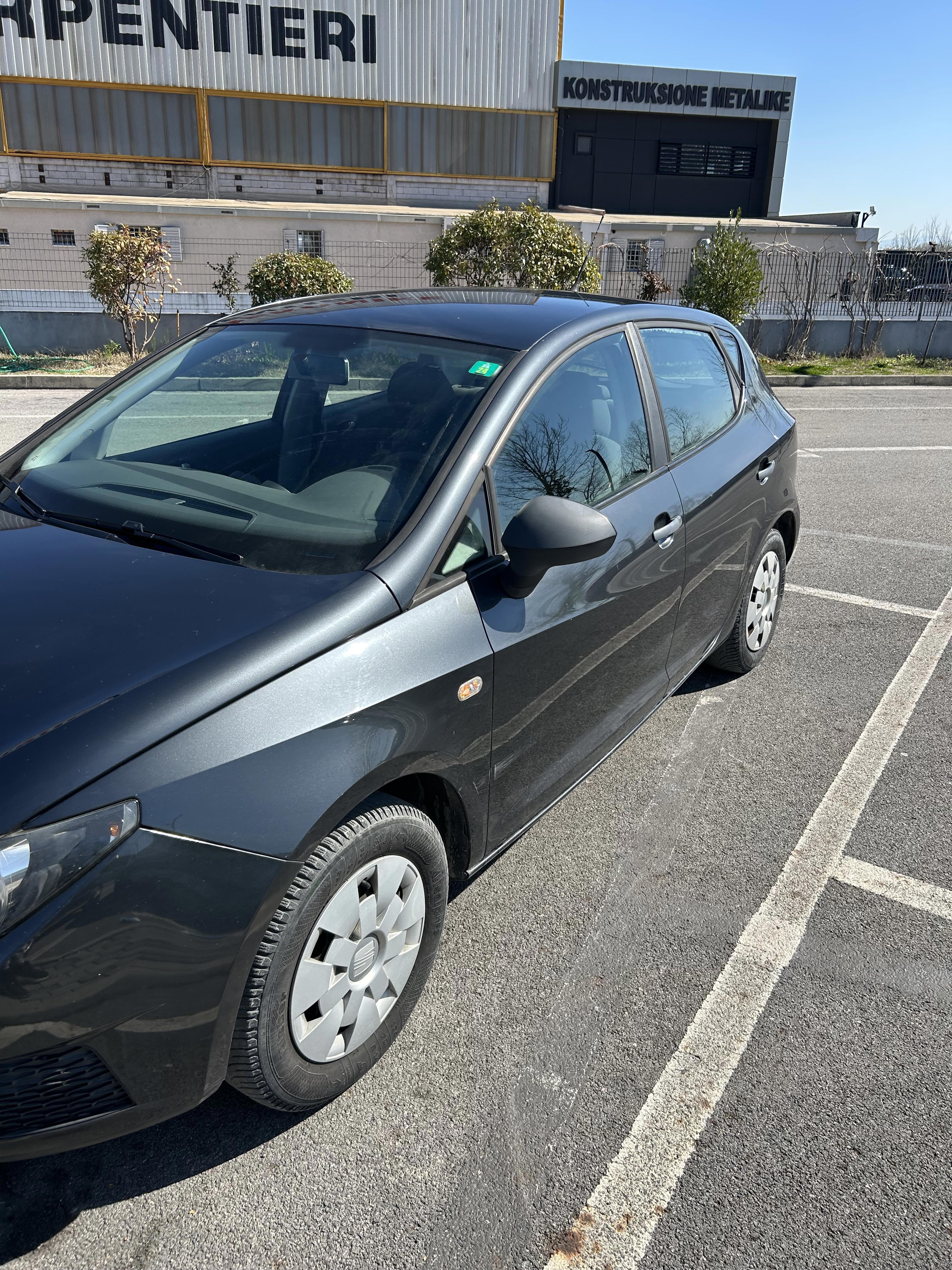 Seat Ibiza - side view