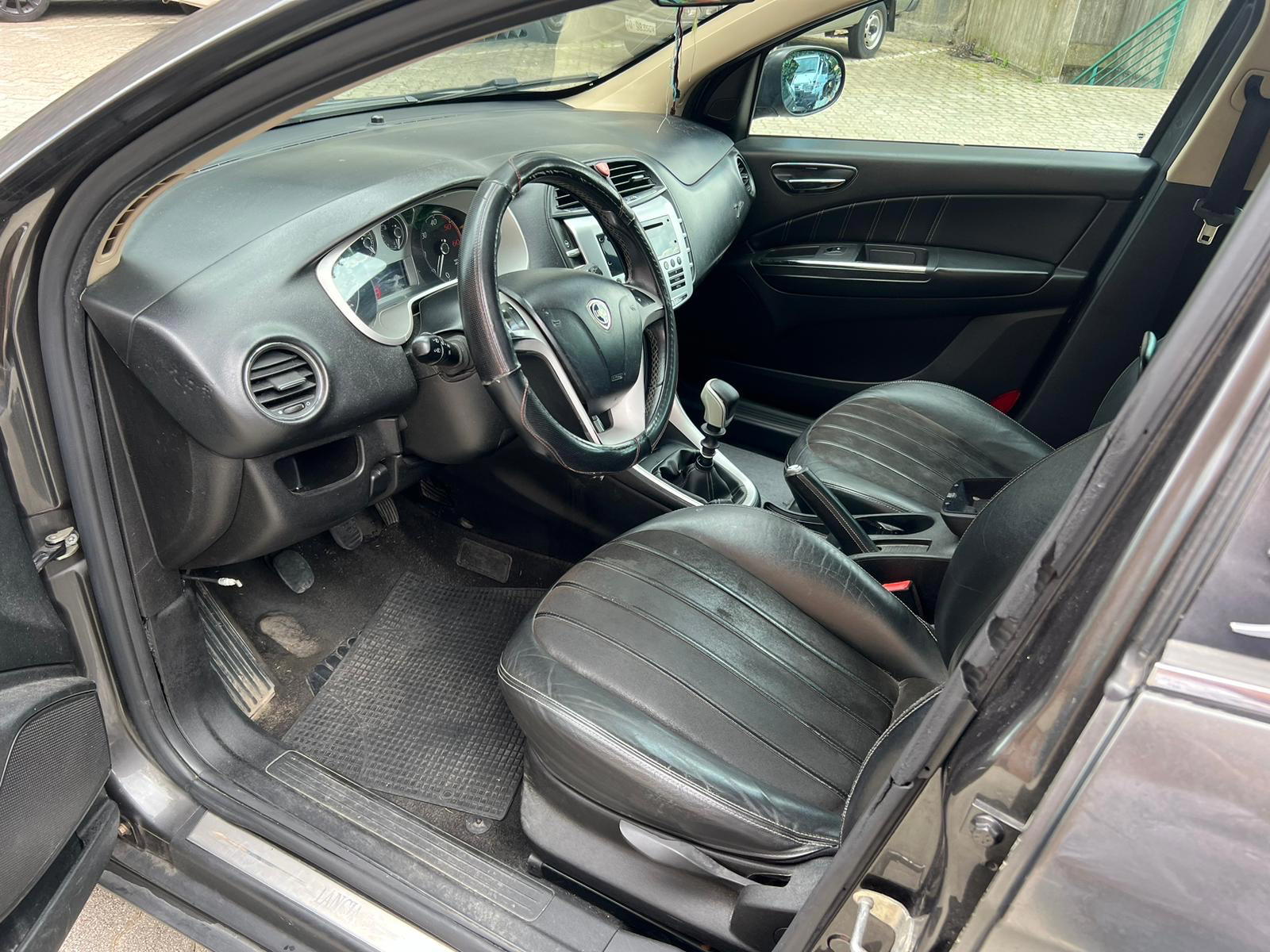Lancia Ypsilon - main photo