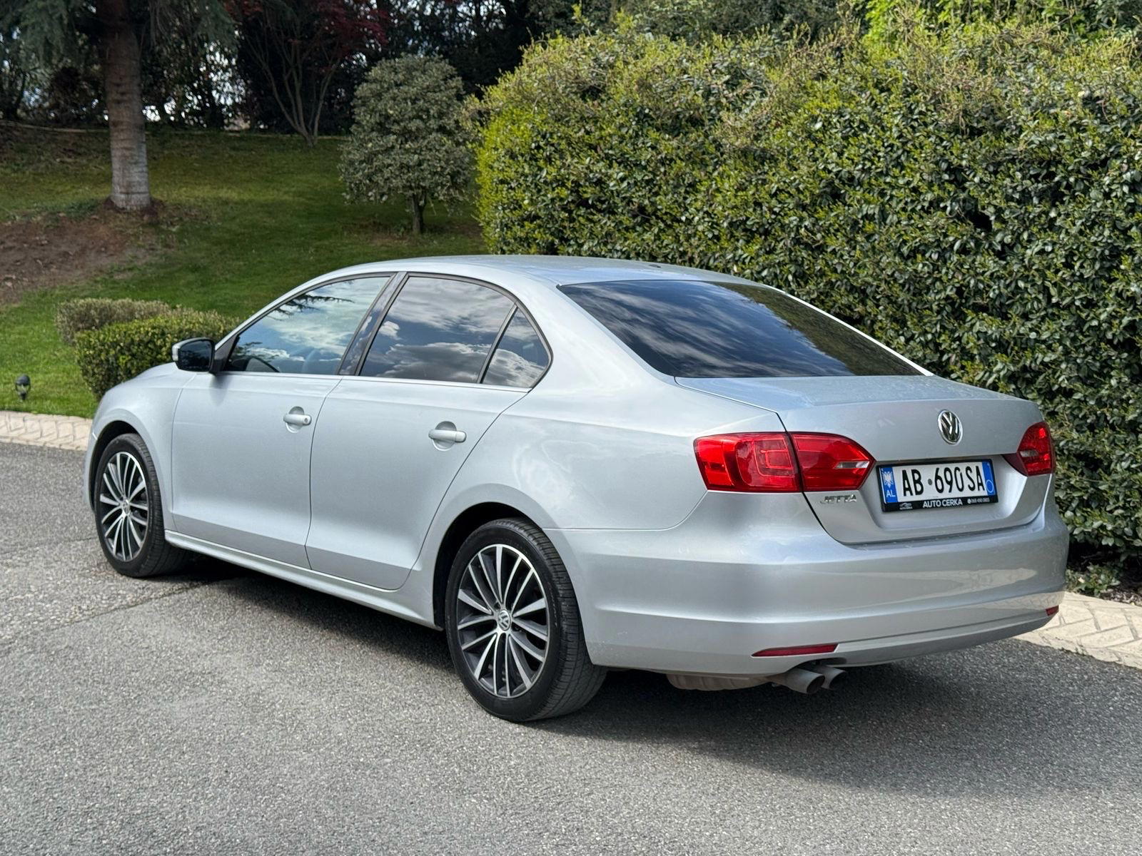 Volkswagen Jetta - photo 4