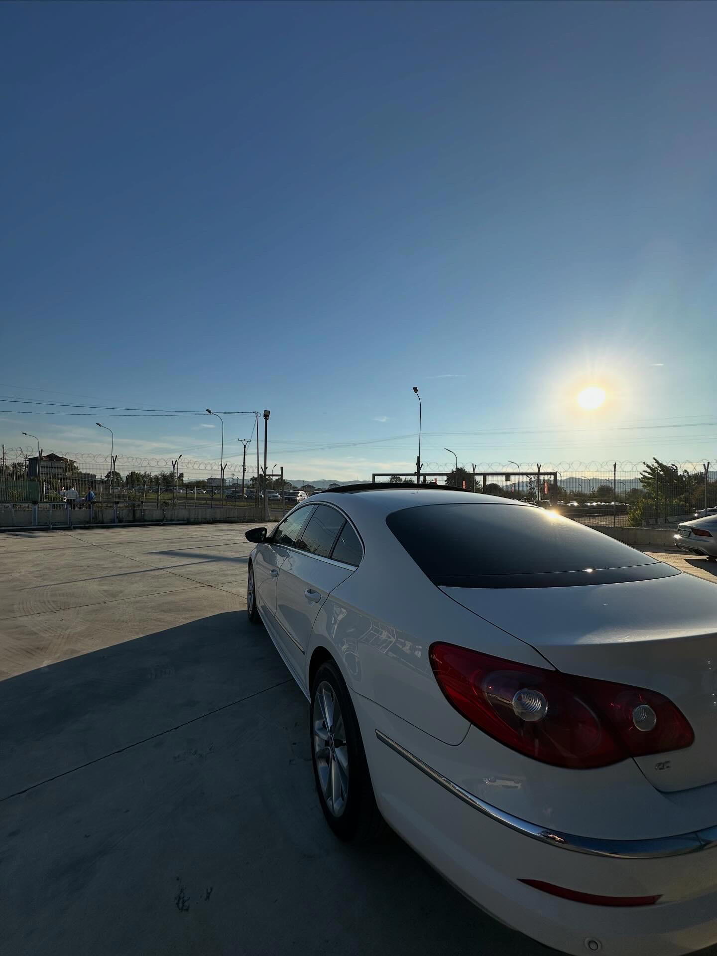 Volkswagen CC - main photo