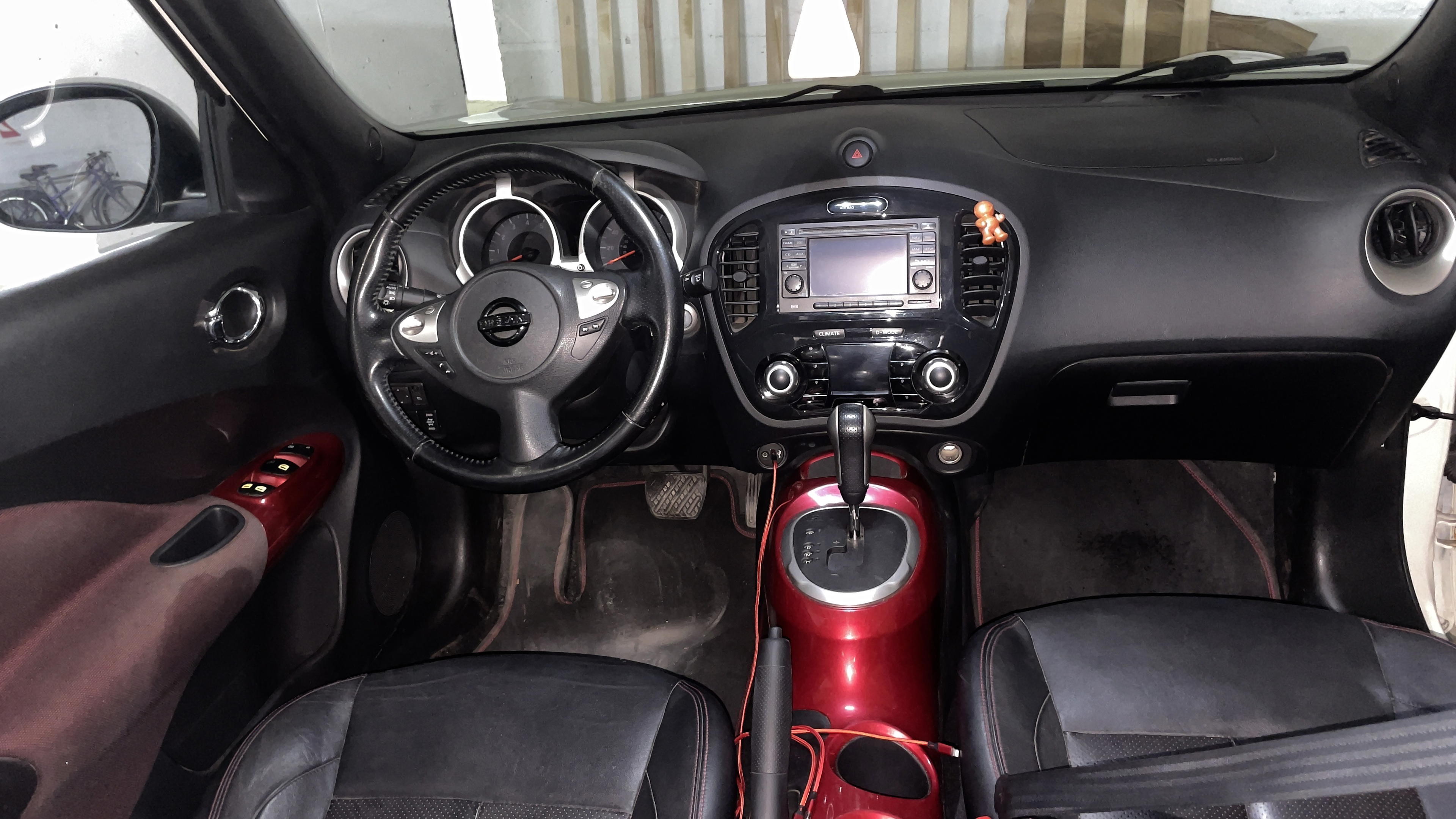 Nissan JUKE - side view