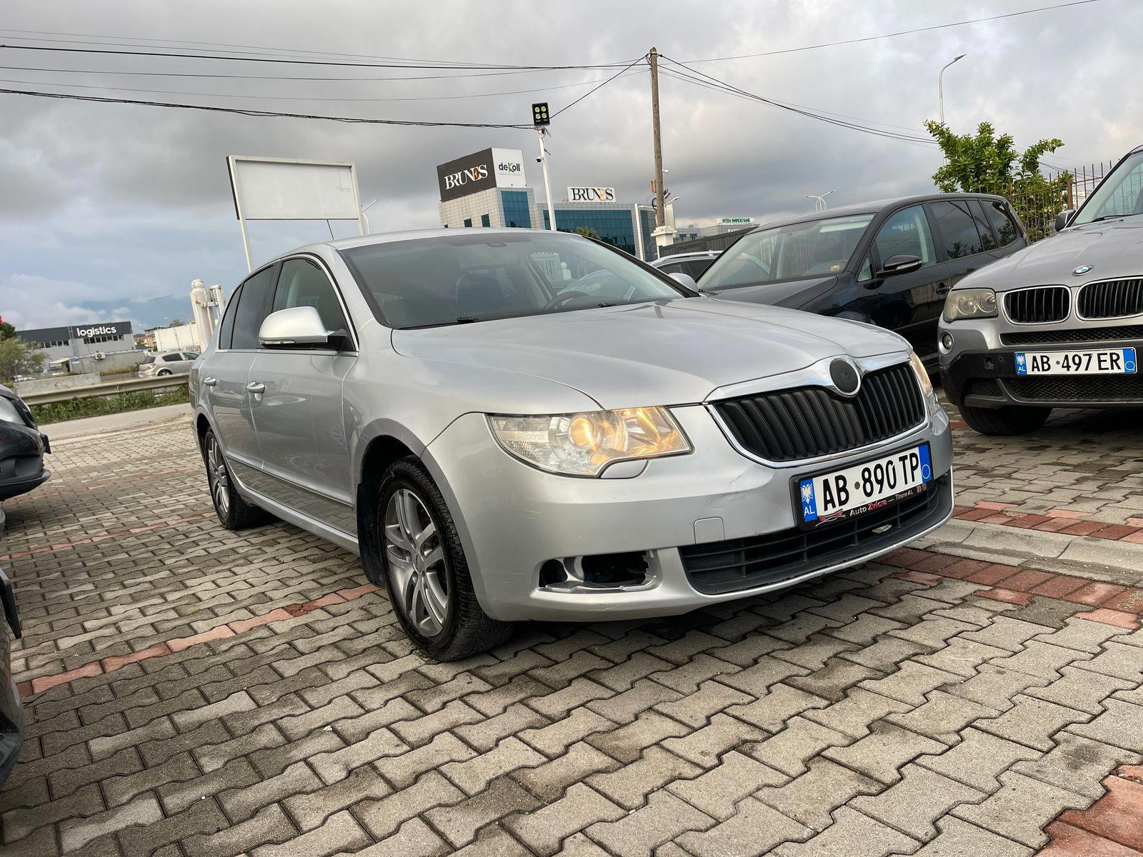 Skoda Superb RentX Albania