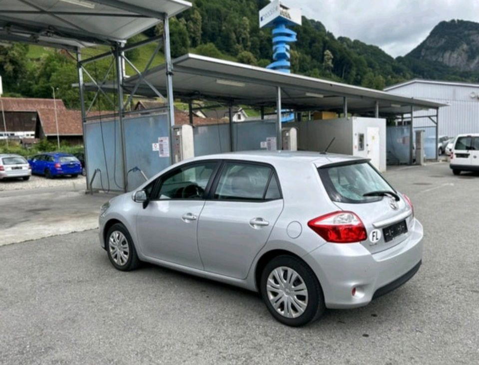 Toyota Auris - photo 4