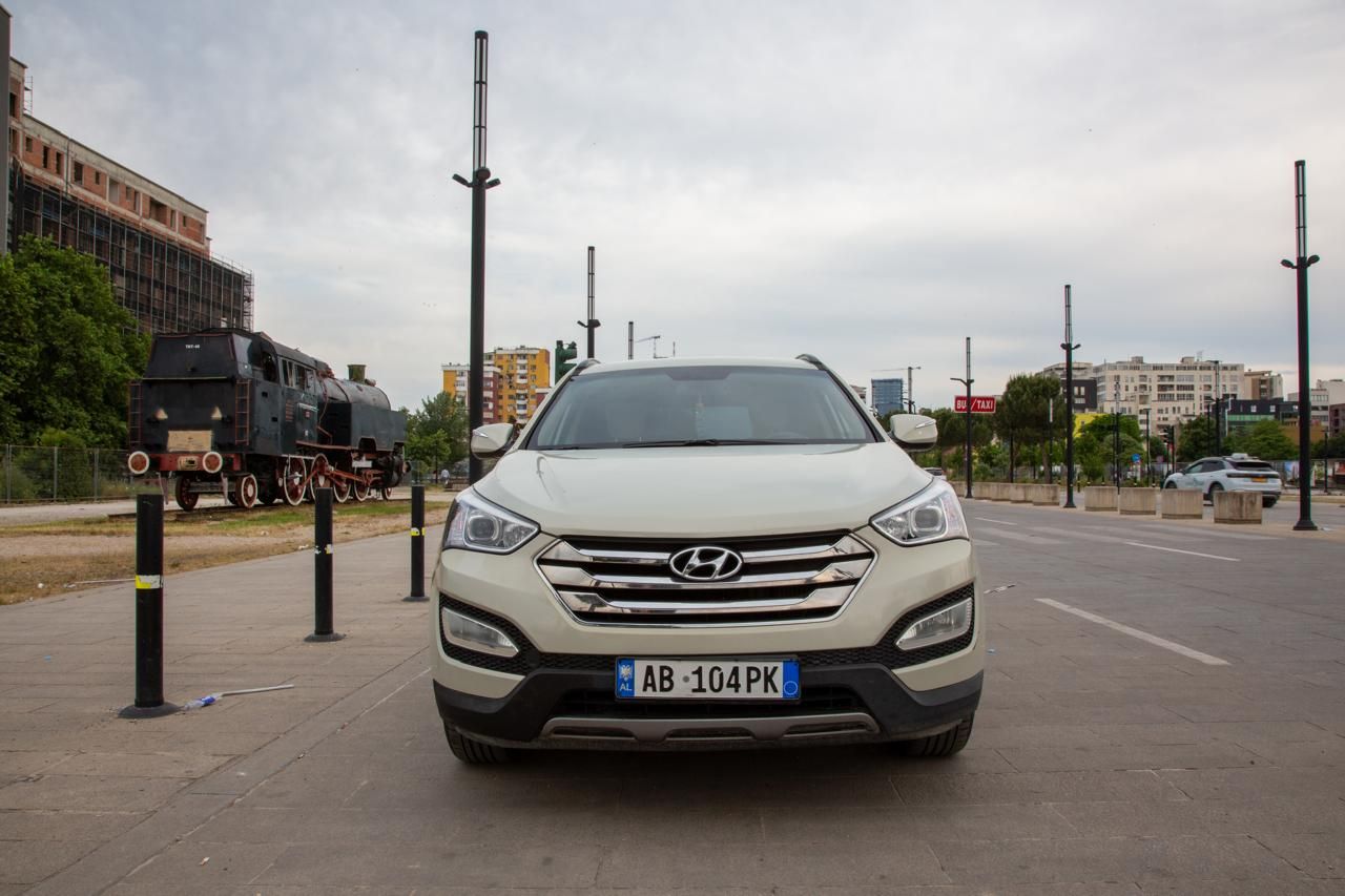 Hyundai Santa Fe XL - main photo
