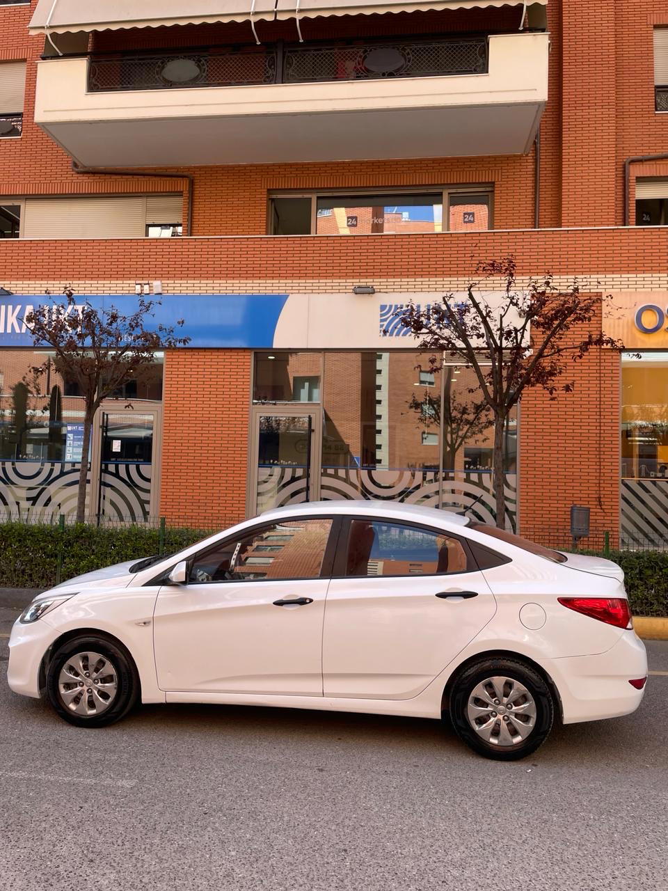 Hyundai Accent - side view