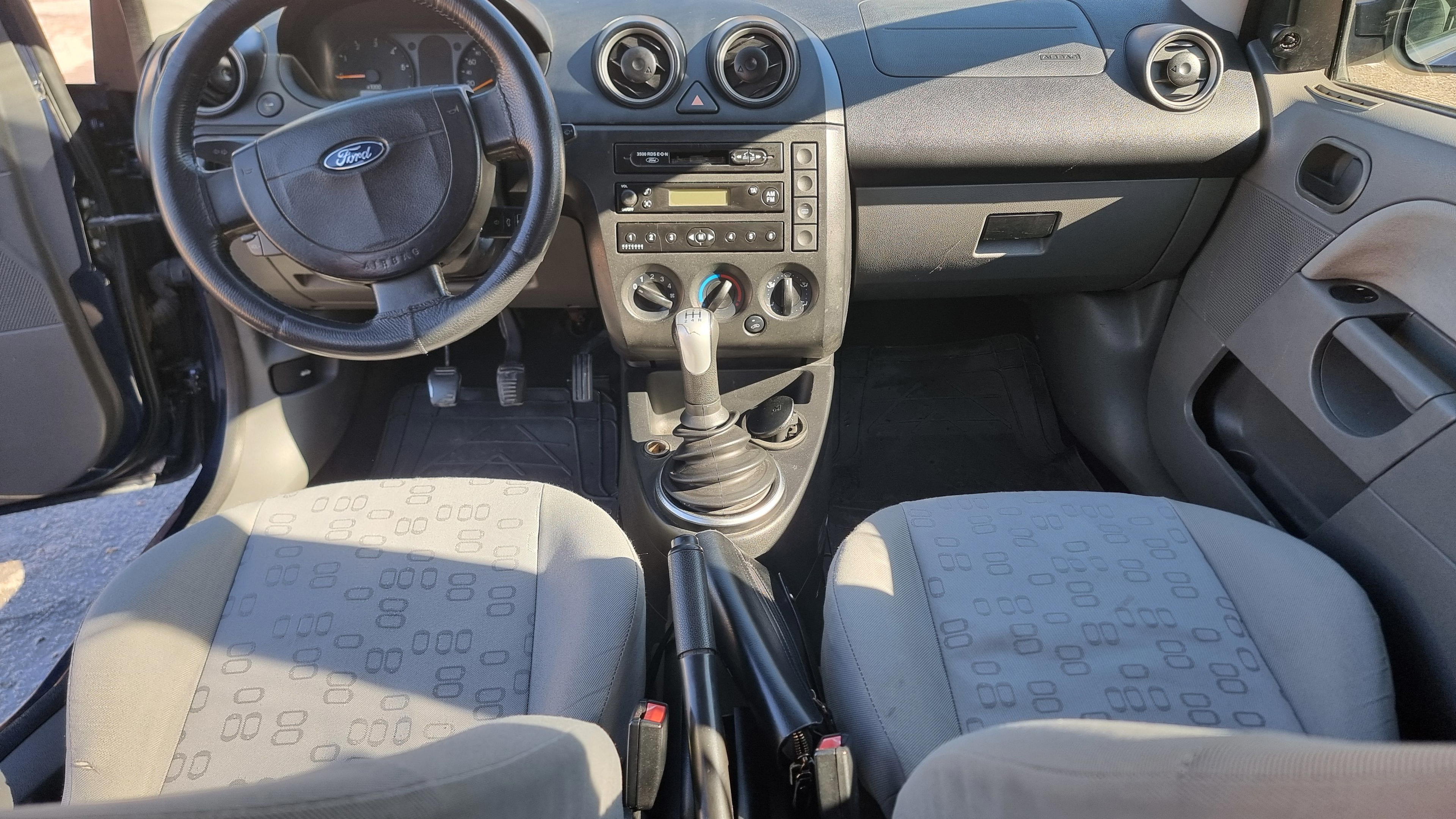 Ford Fiesta - photo 4