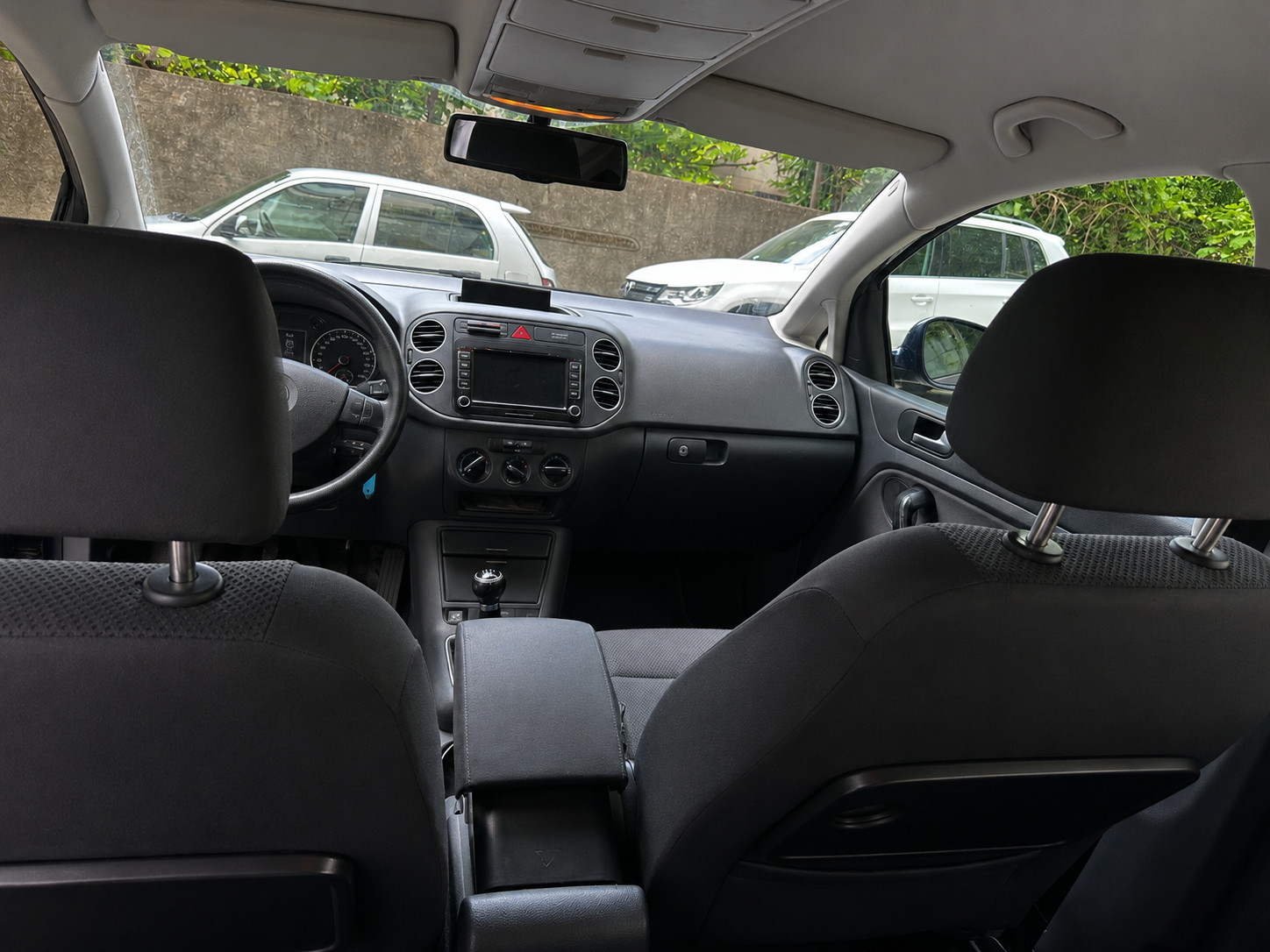 Volkswagen Golf - side view