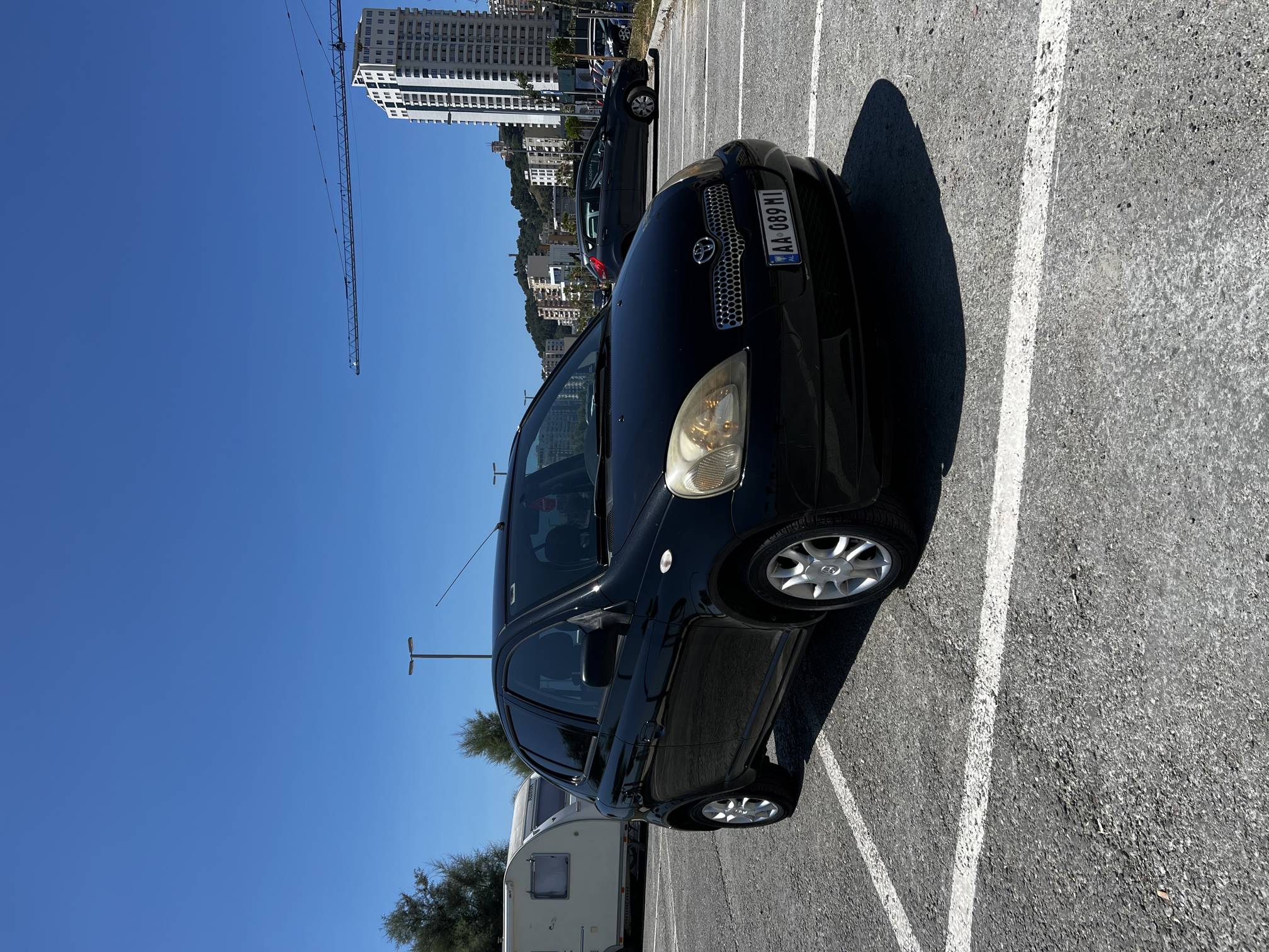Toyota Yaris - side view