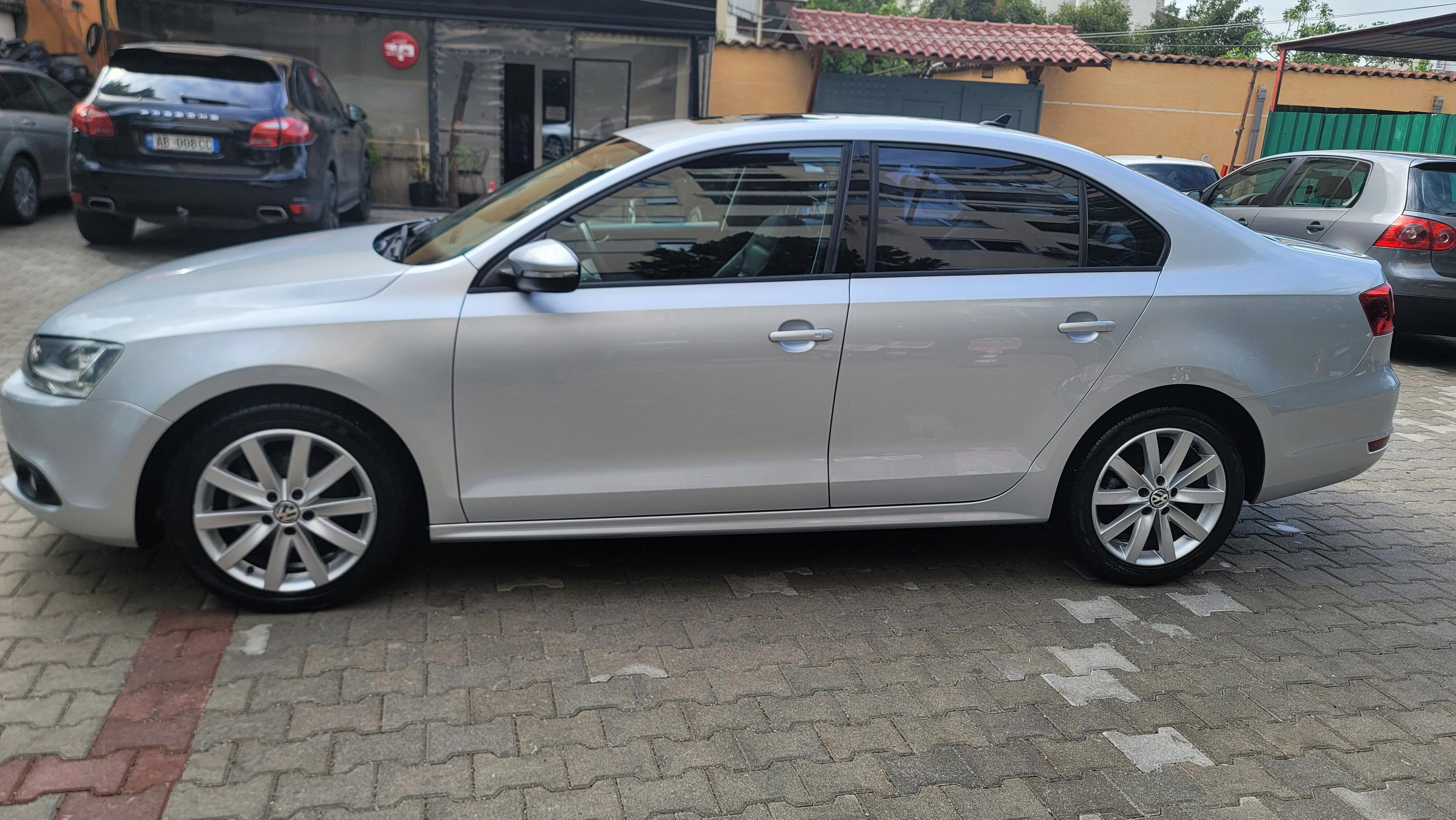 Volkswagen Jetta - photo 4